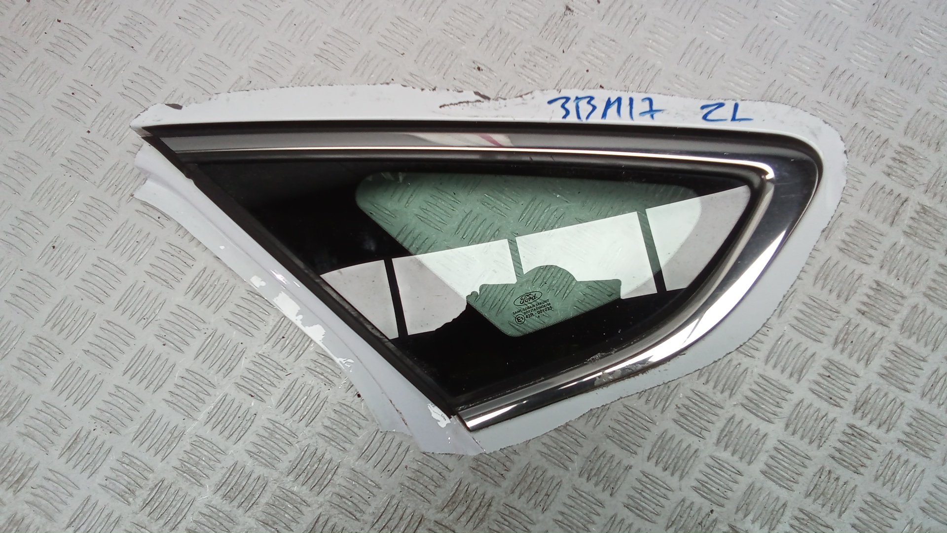 Стекло кузова боковое заднее левое Ford Mondeo 5