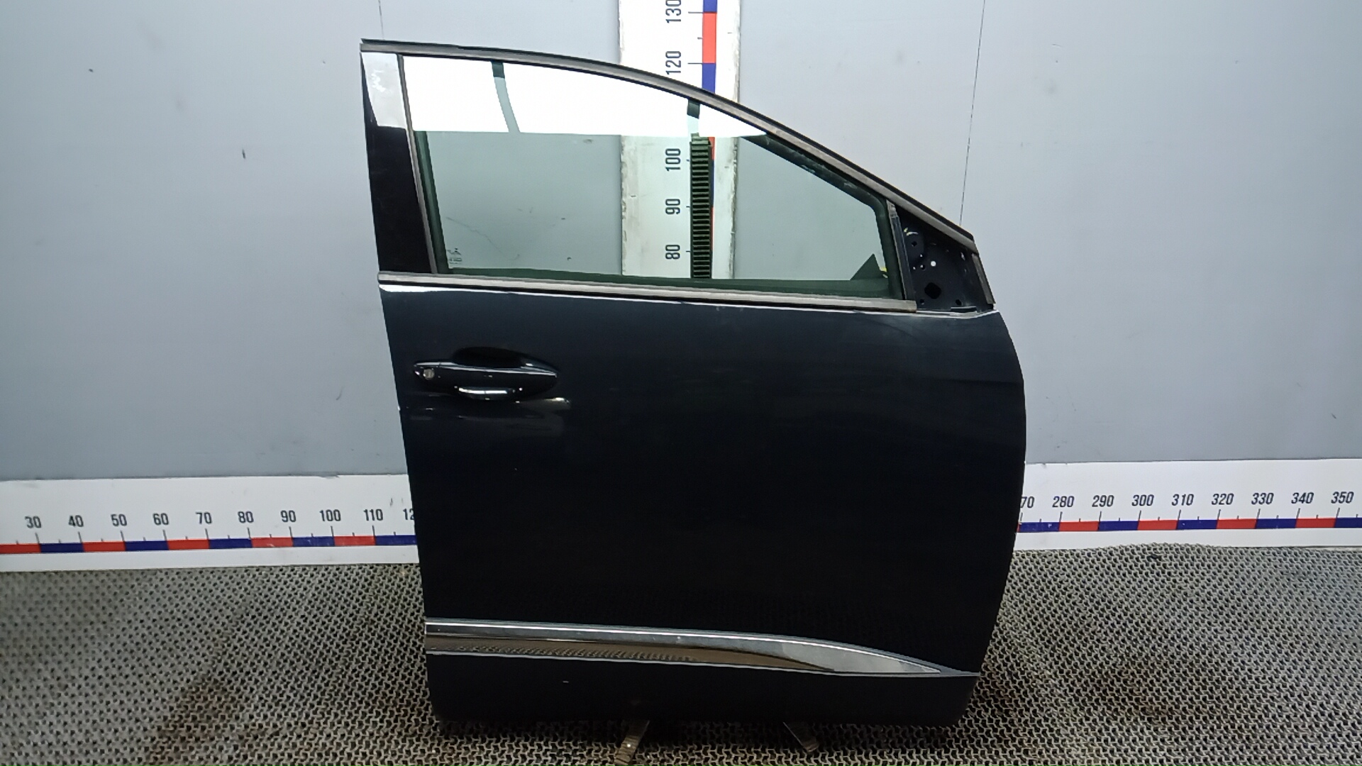 Дверь передняя правая Peugeot 3008 2