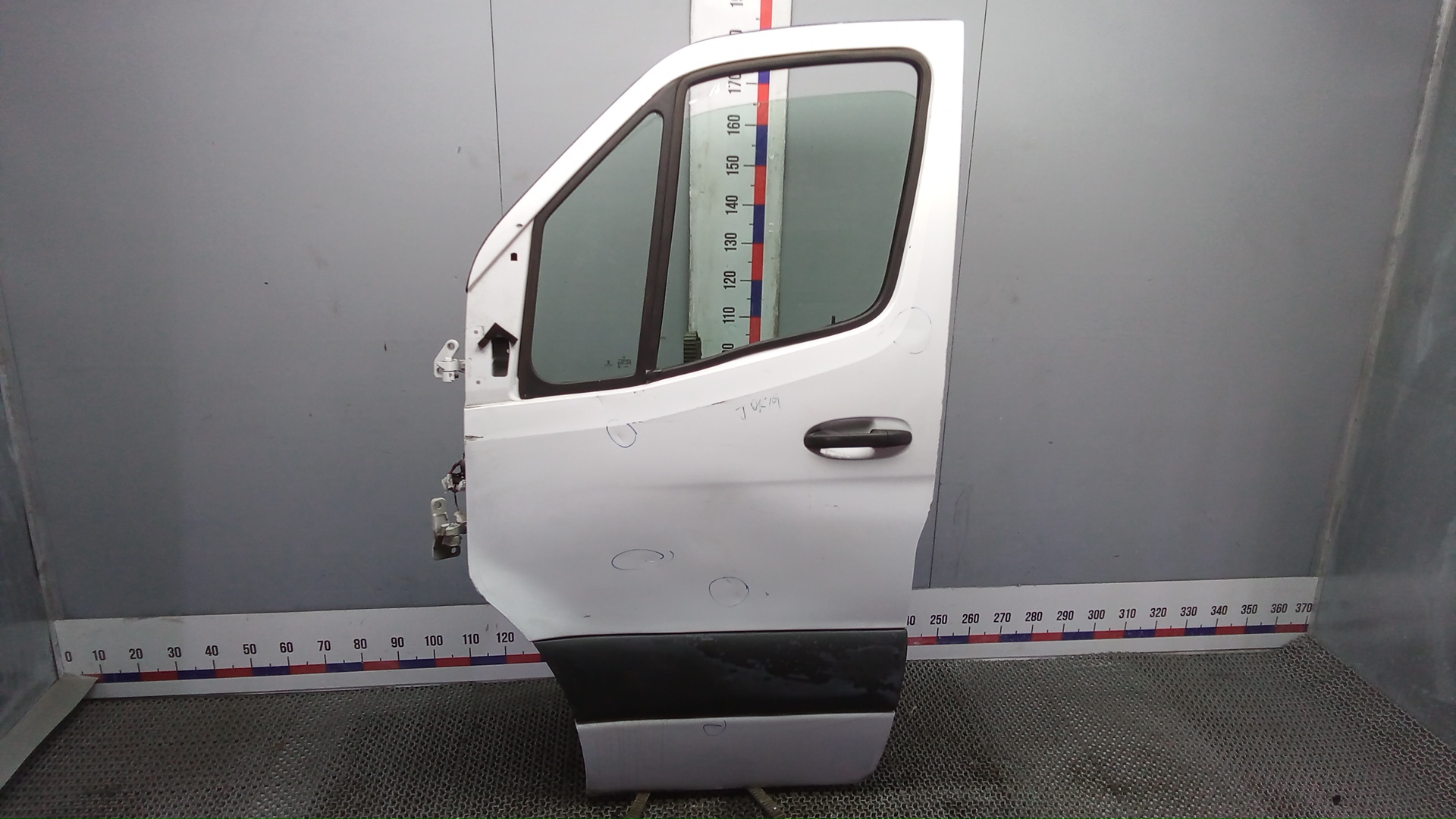 Дверь передняя левая Mercedes-Benz Sprinter W907