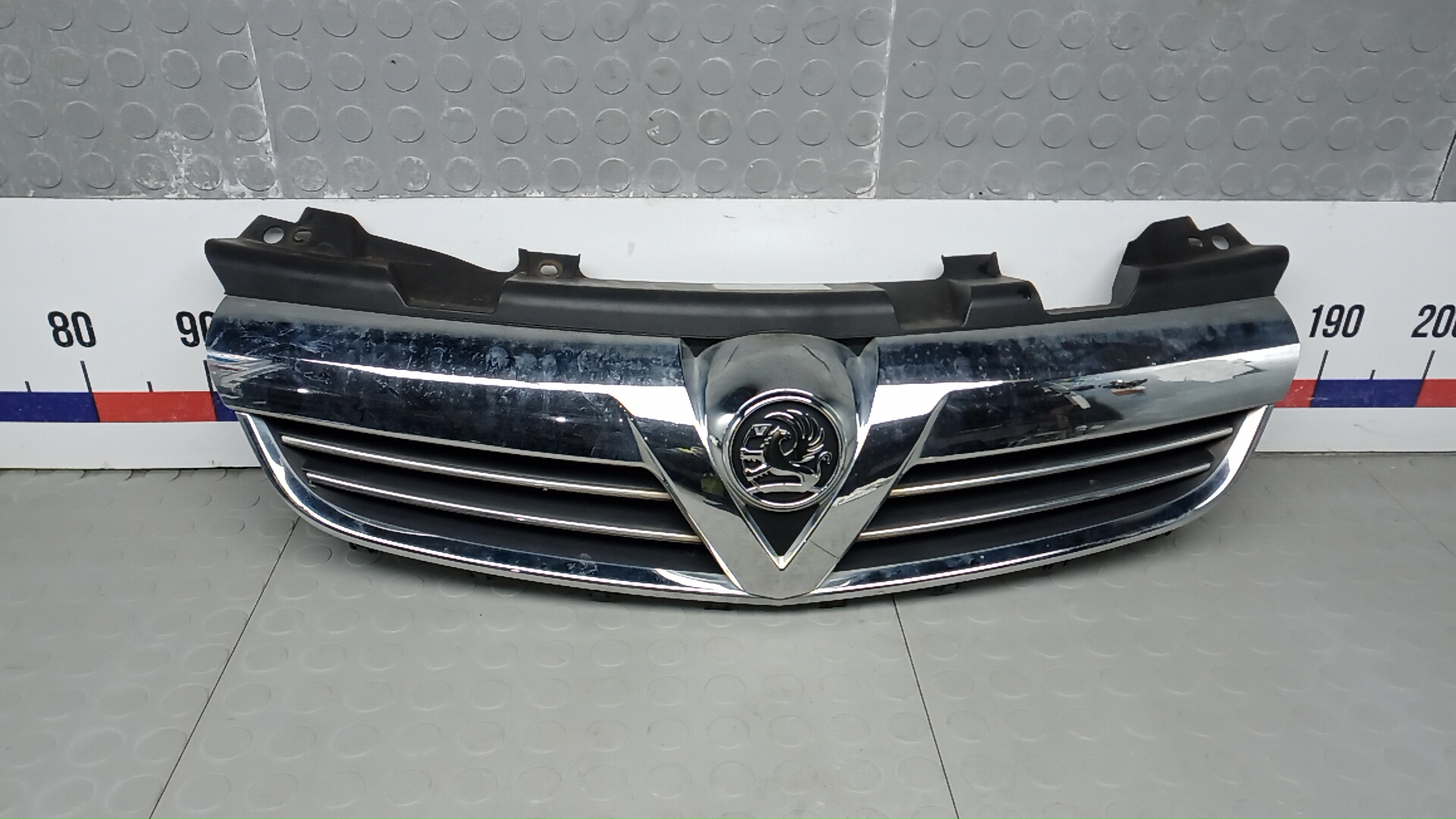 Решетка радиатора Opel Zafira B
