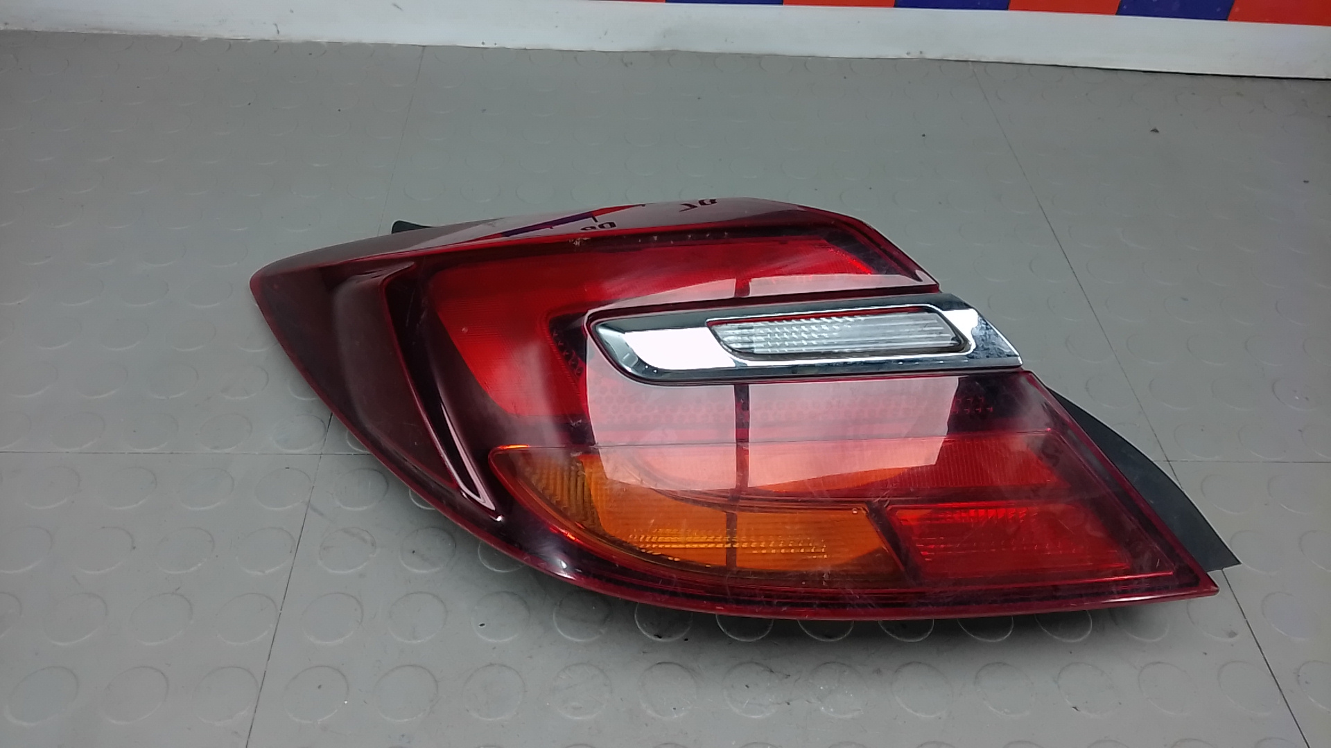 Фонарь задний левый Opel Insignia 1