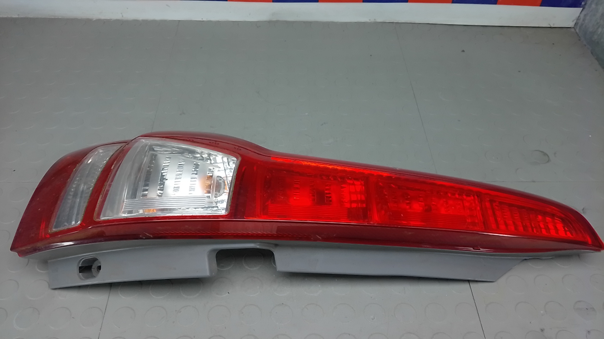 Фонарь задний левый Honda CR-V 3