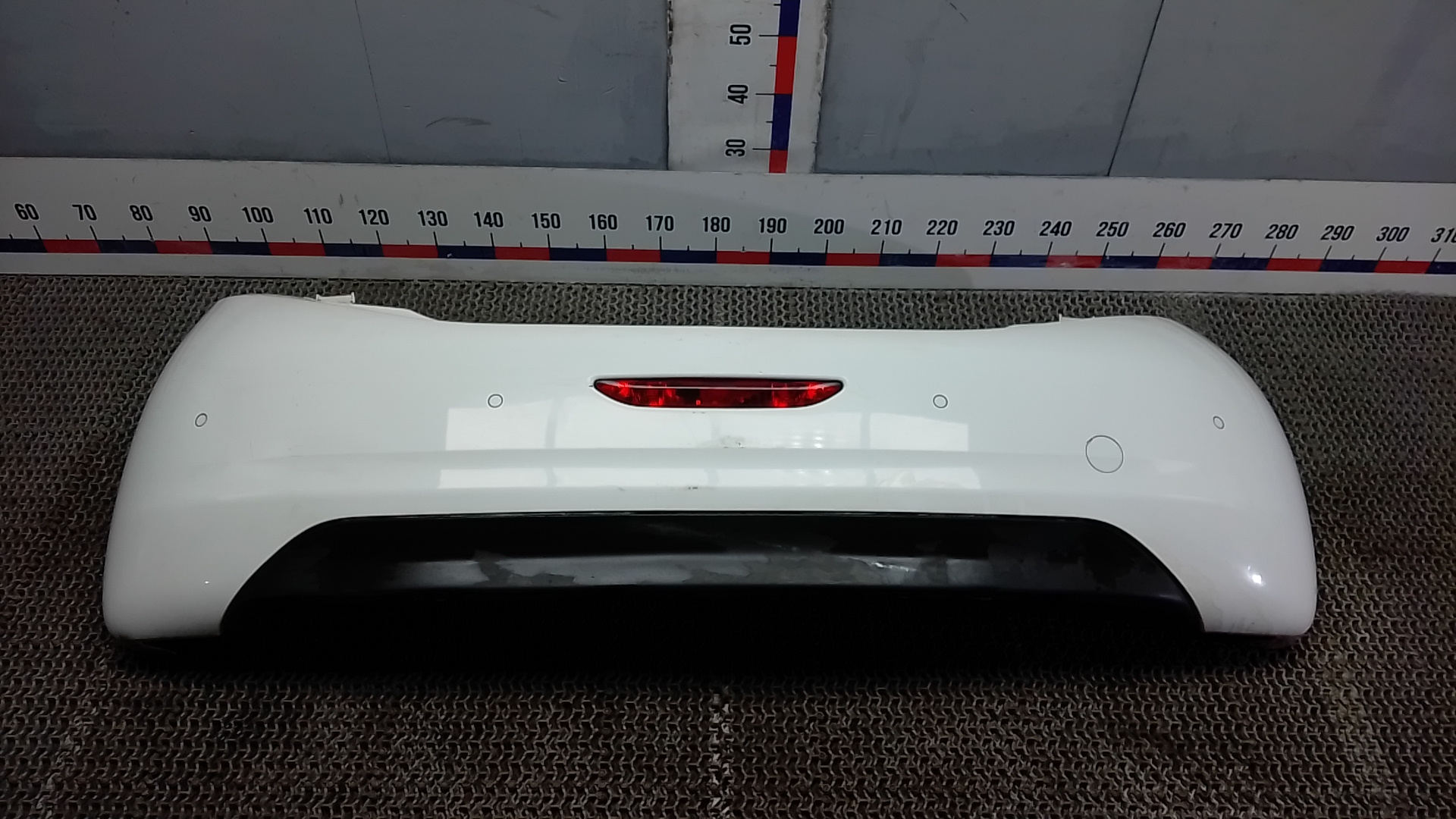 Бампер задний Peugeot 208 1