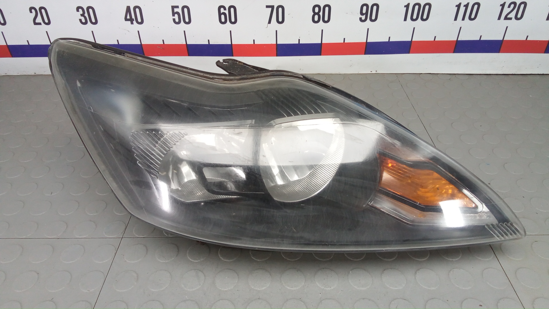 Фара правая Ford Focus 2