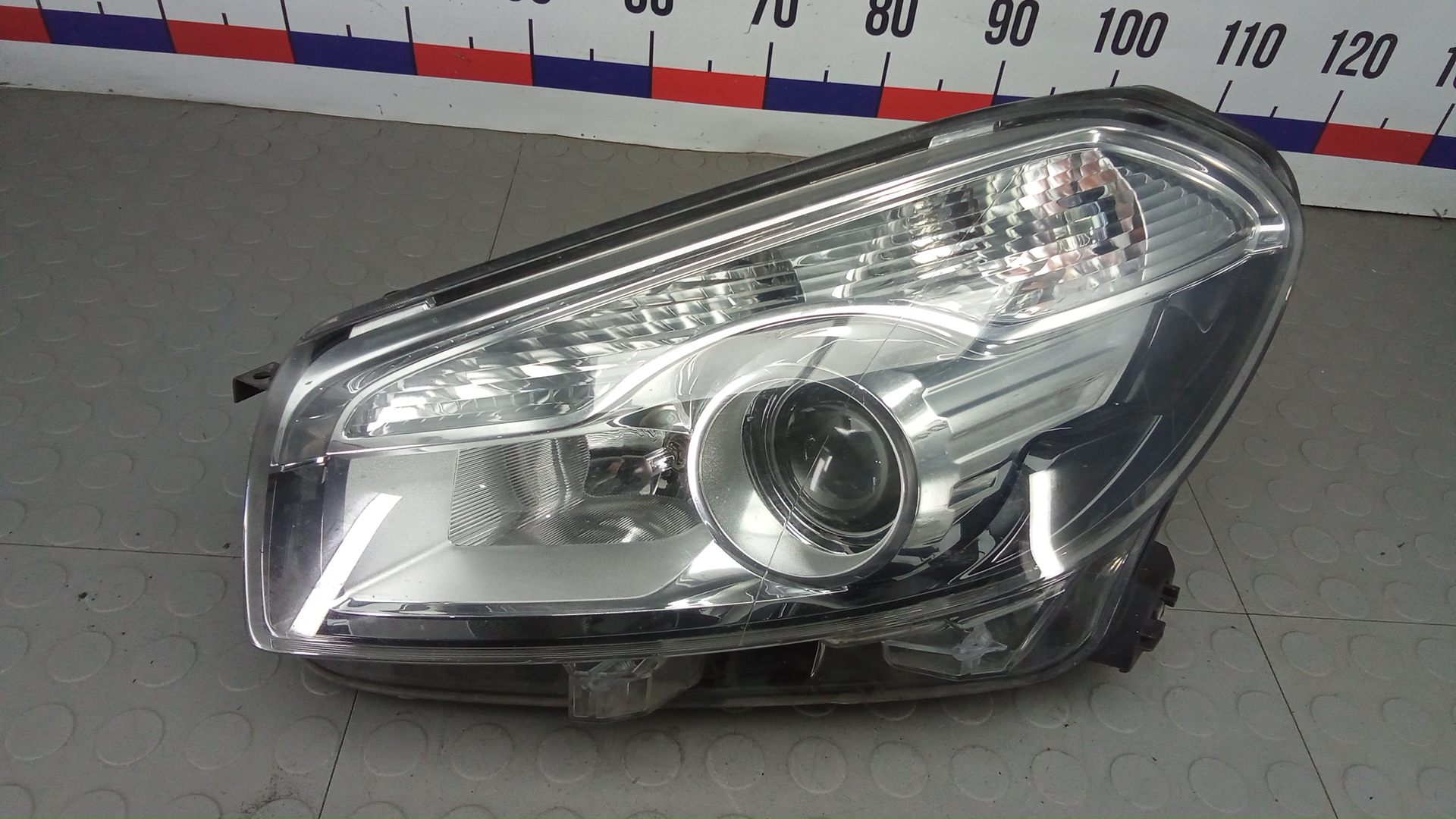 Фара левая Nissan Qashqai J10