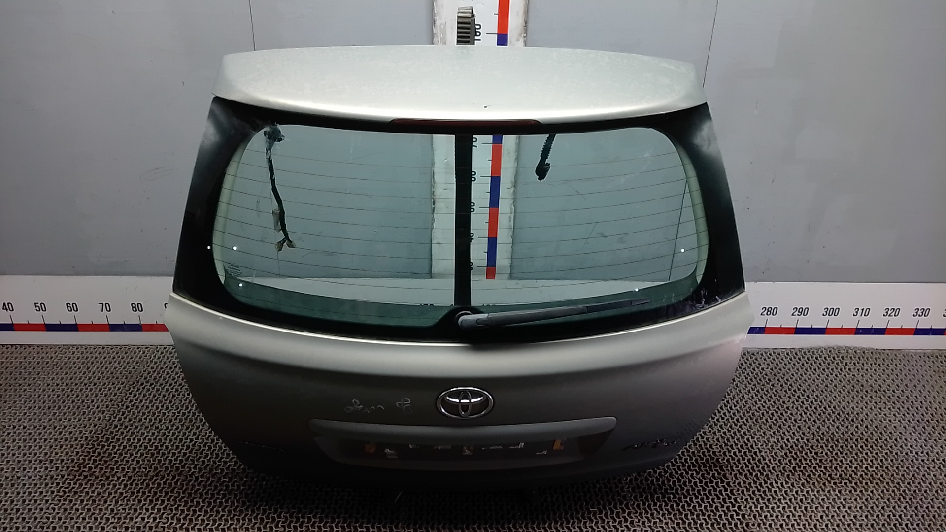 Дверь 3-5 Toyota Avensis T25