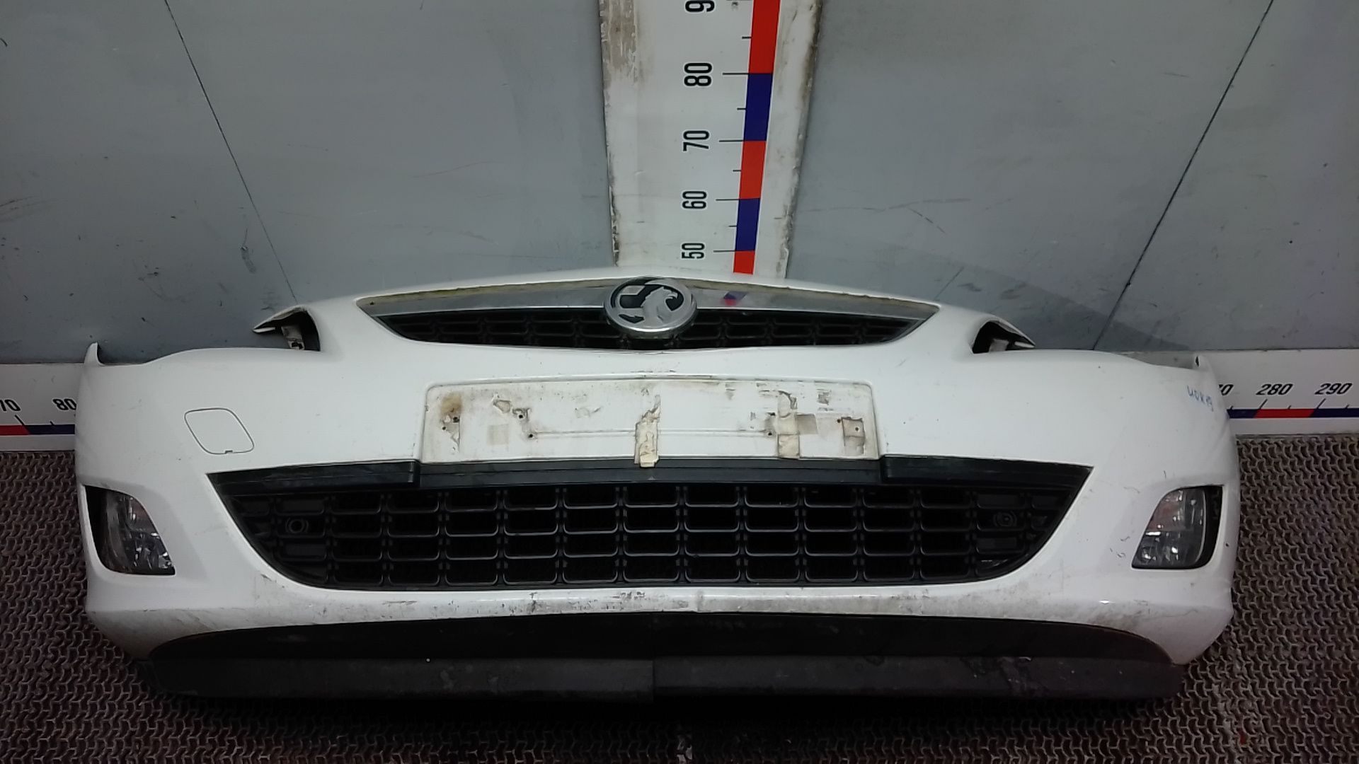 Бампер передний Opel Astra J