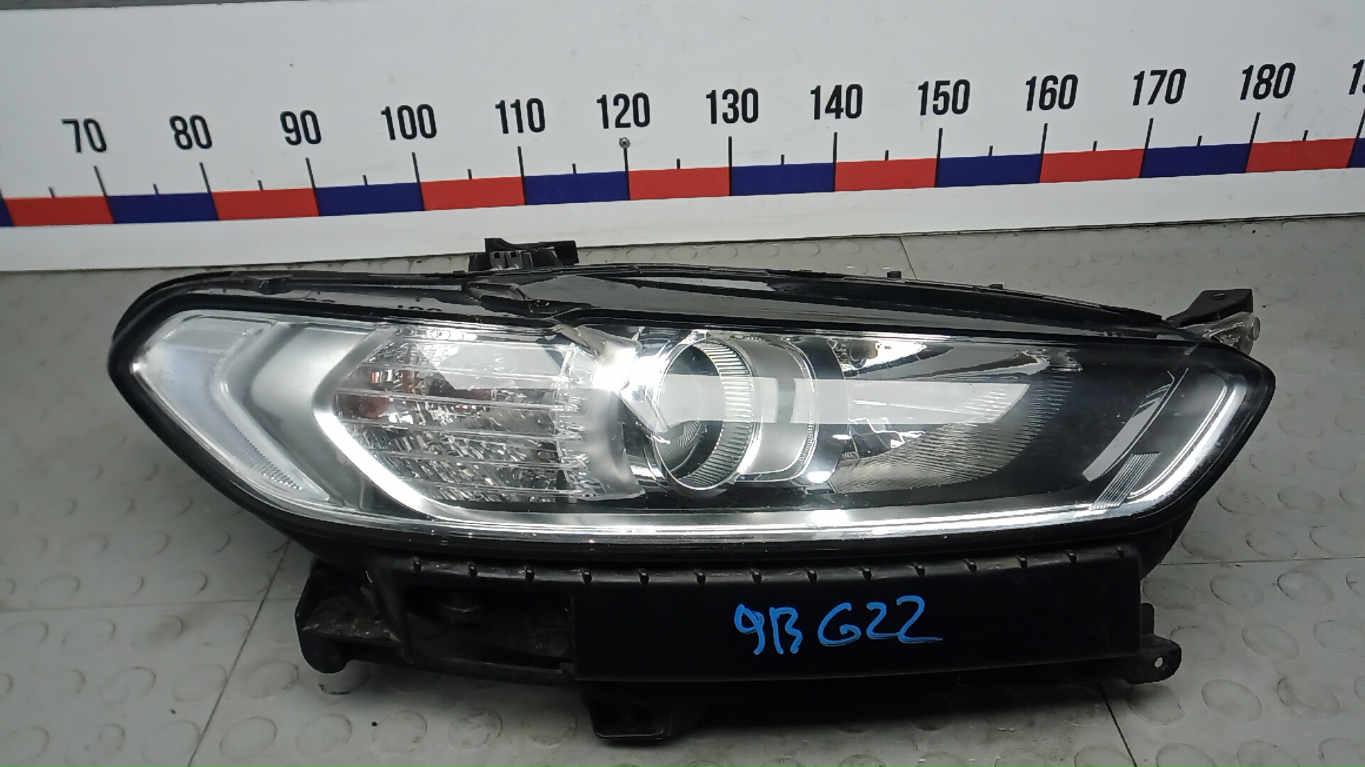Фара правая Ford Mondeo 5