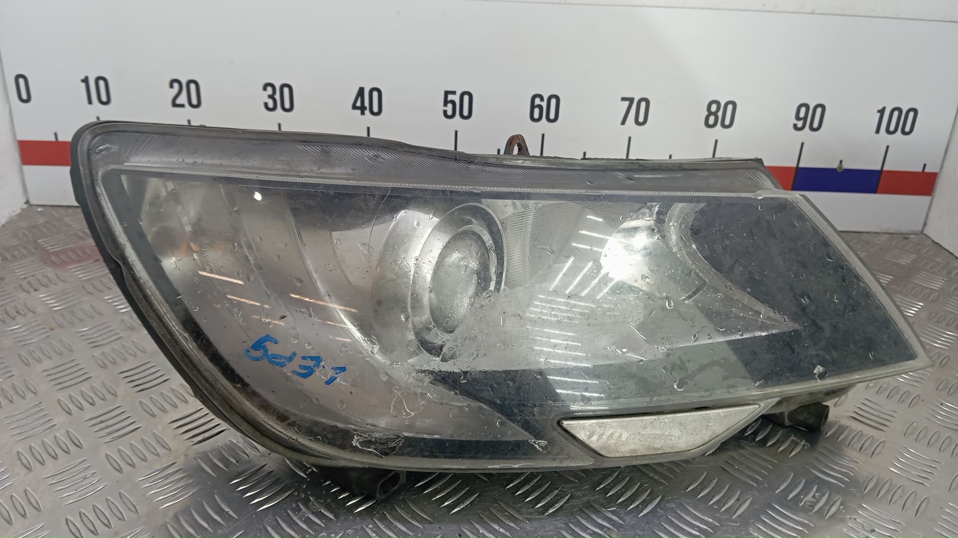 Фара правая Skoda Superb 2