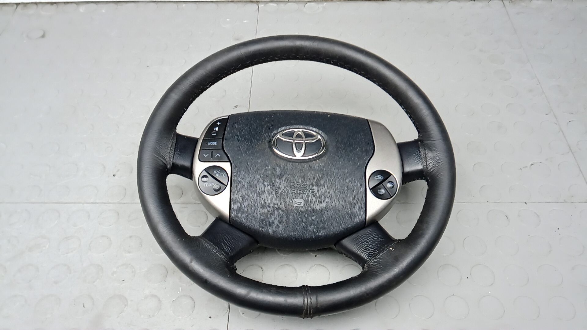 Руль Toyota Prius XW20