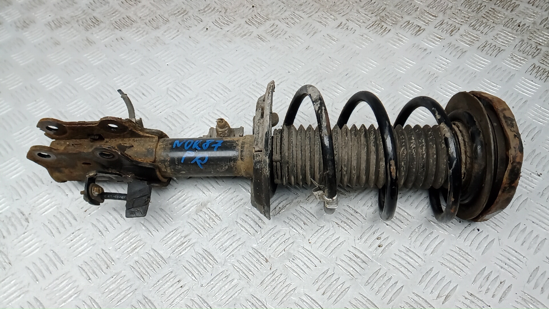 Стойка передняя правая Ford Focus 4