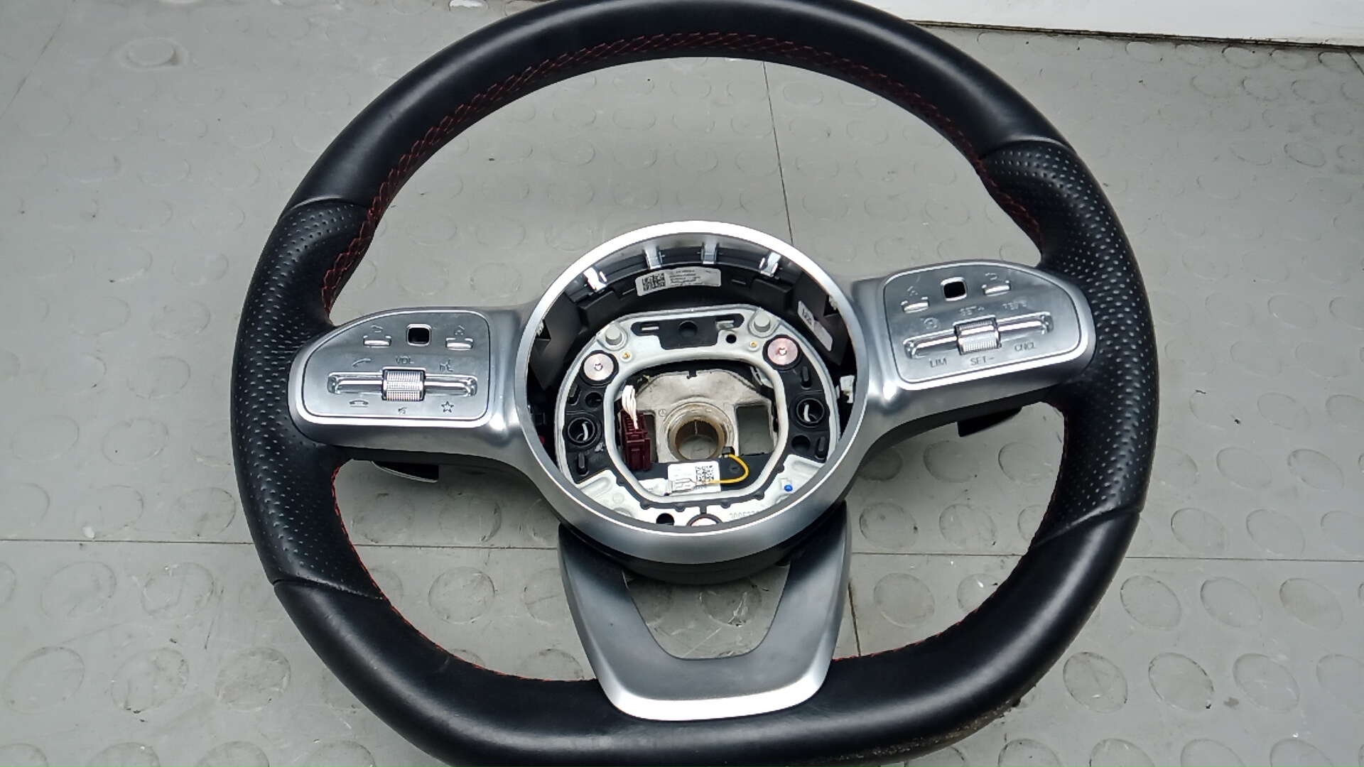 Руль Mercedes-Benz A-Class W177