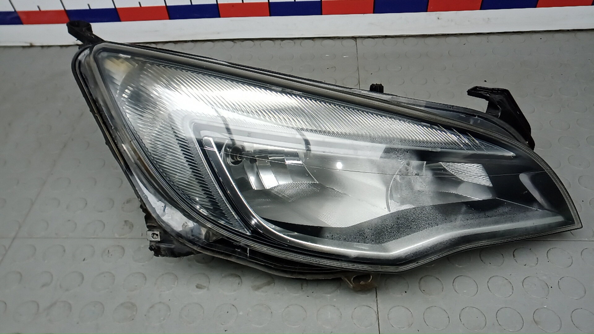 Фара правая Opel Astra J