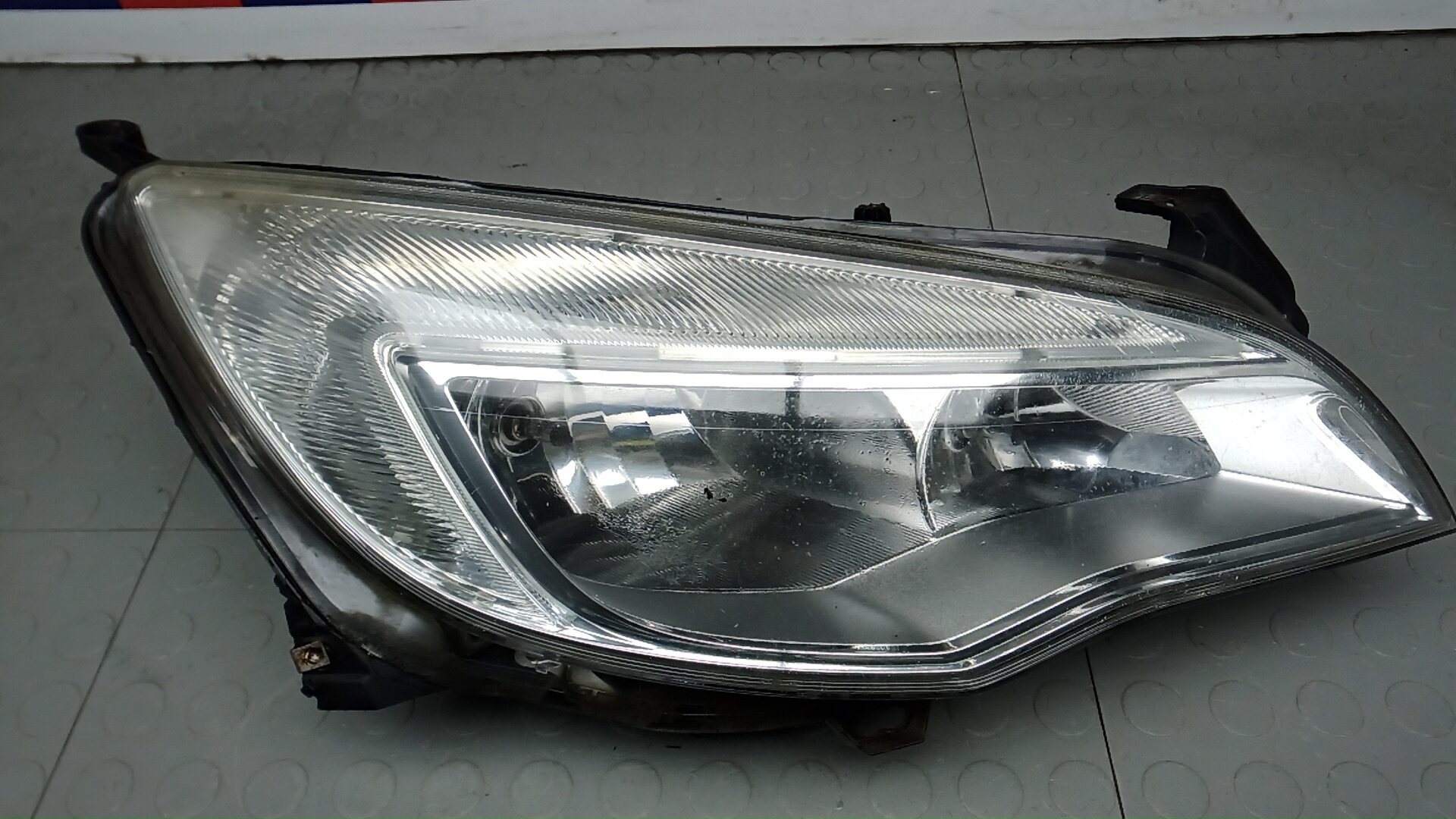Фара правая Opel Astra J