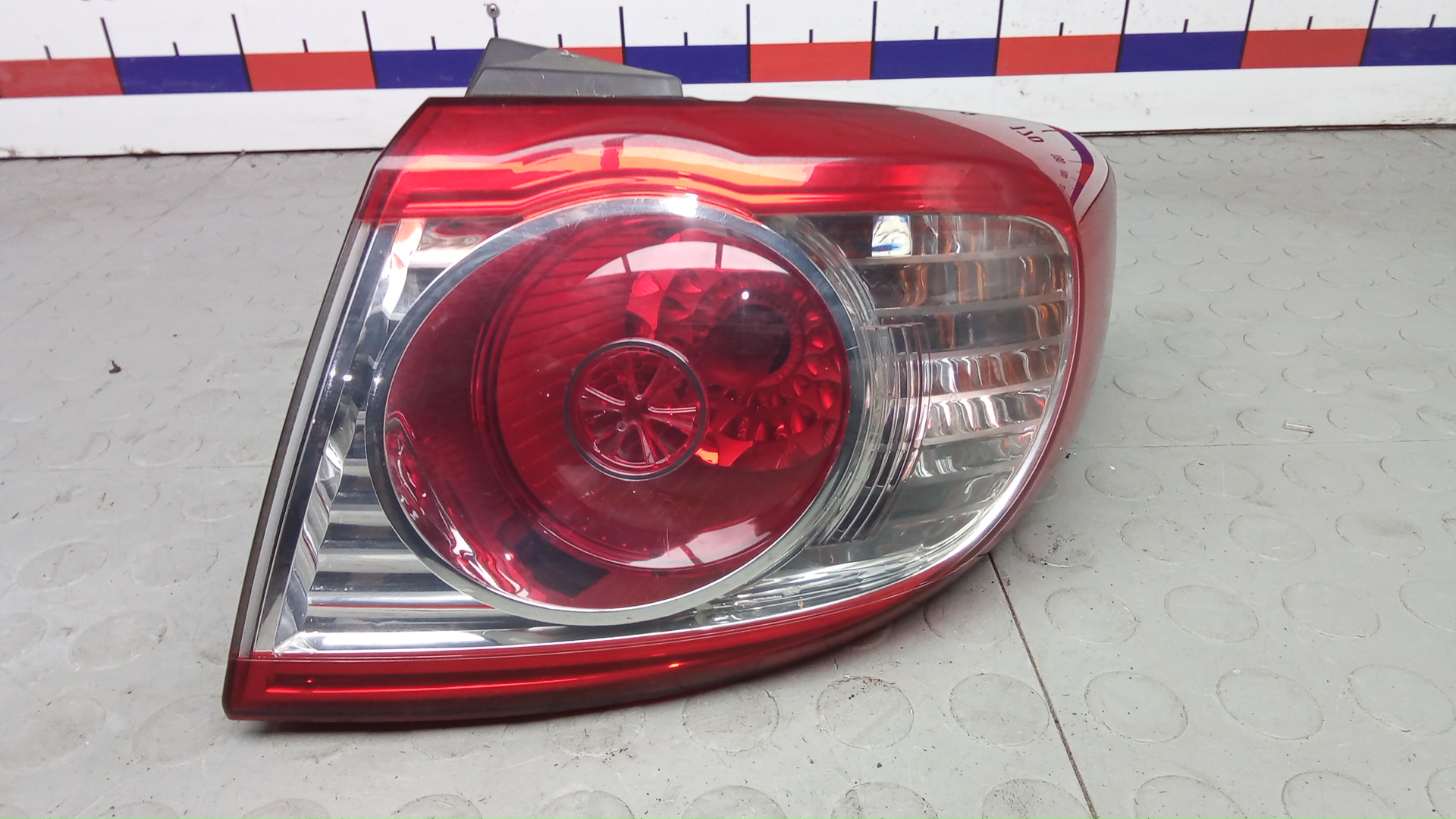 Фонарь задний правый Hyundai Santa Fe 2