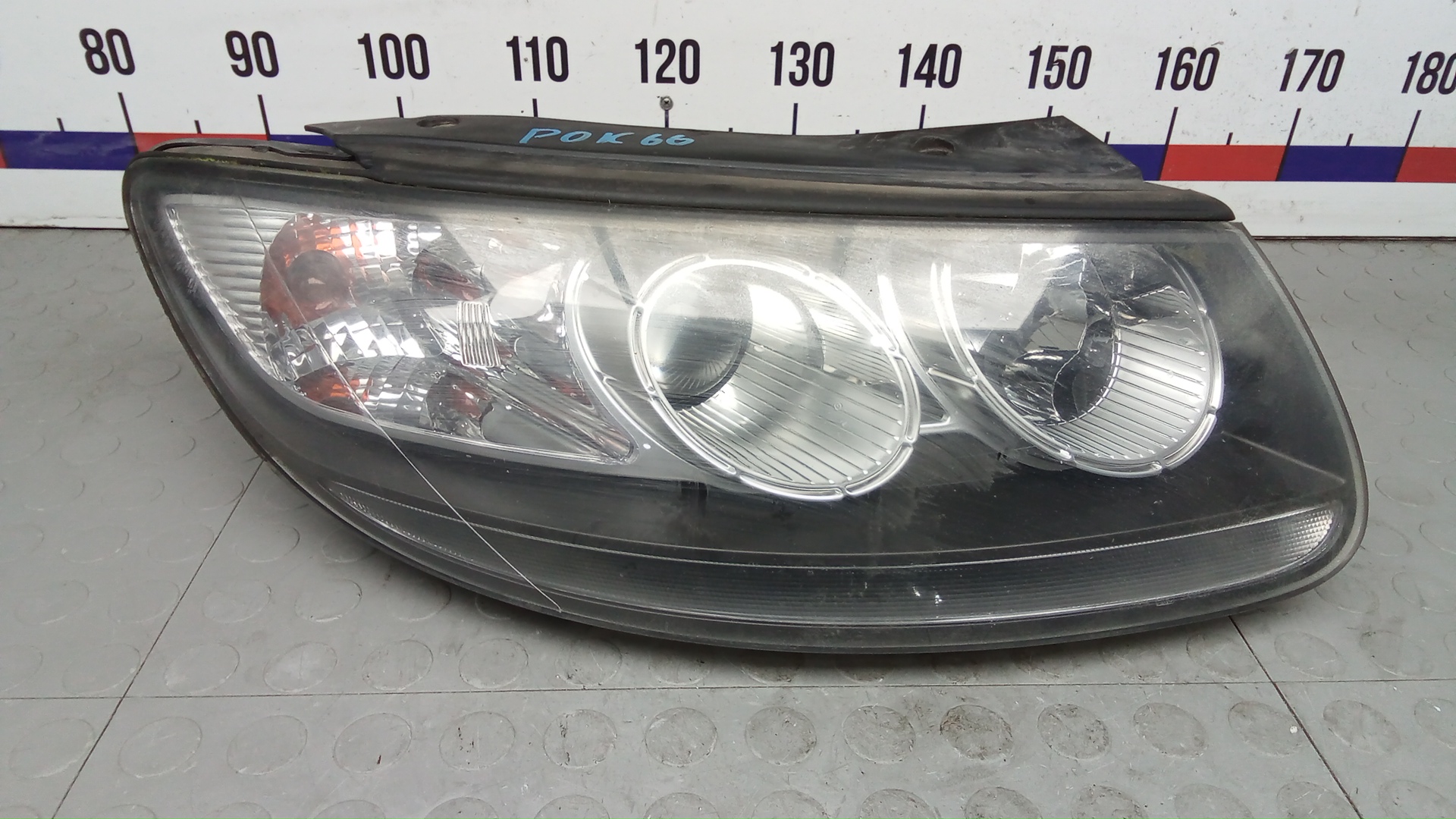 Фара правая Hyundai Santa Fe 2