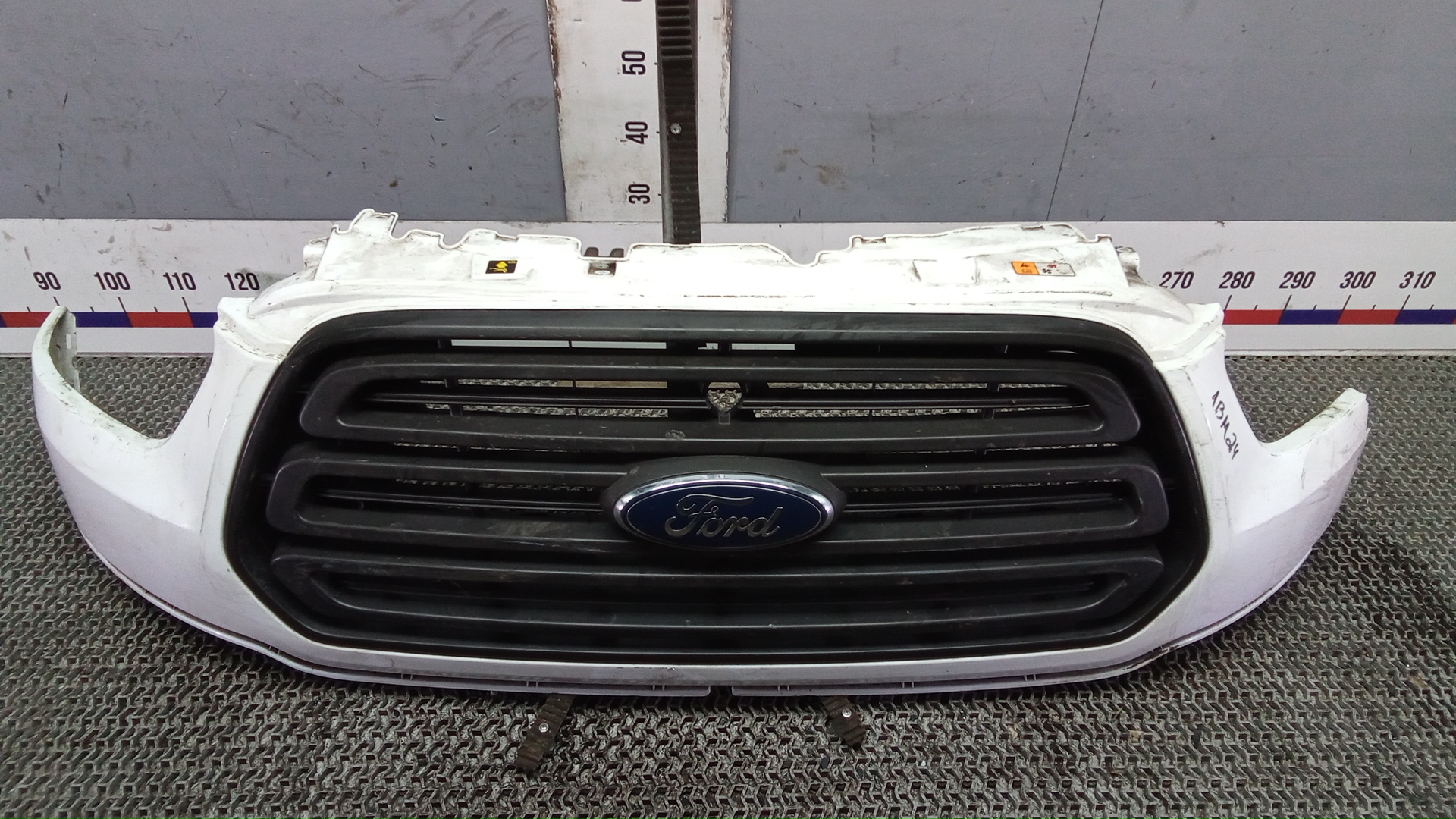 Решетка радиатора Ford Transit 8