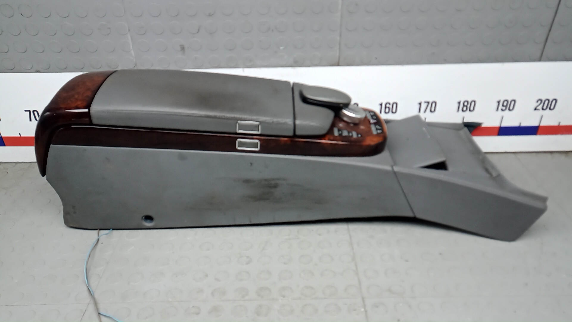 Подлокотник центральный Mercedes-Benz S-Class W221