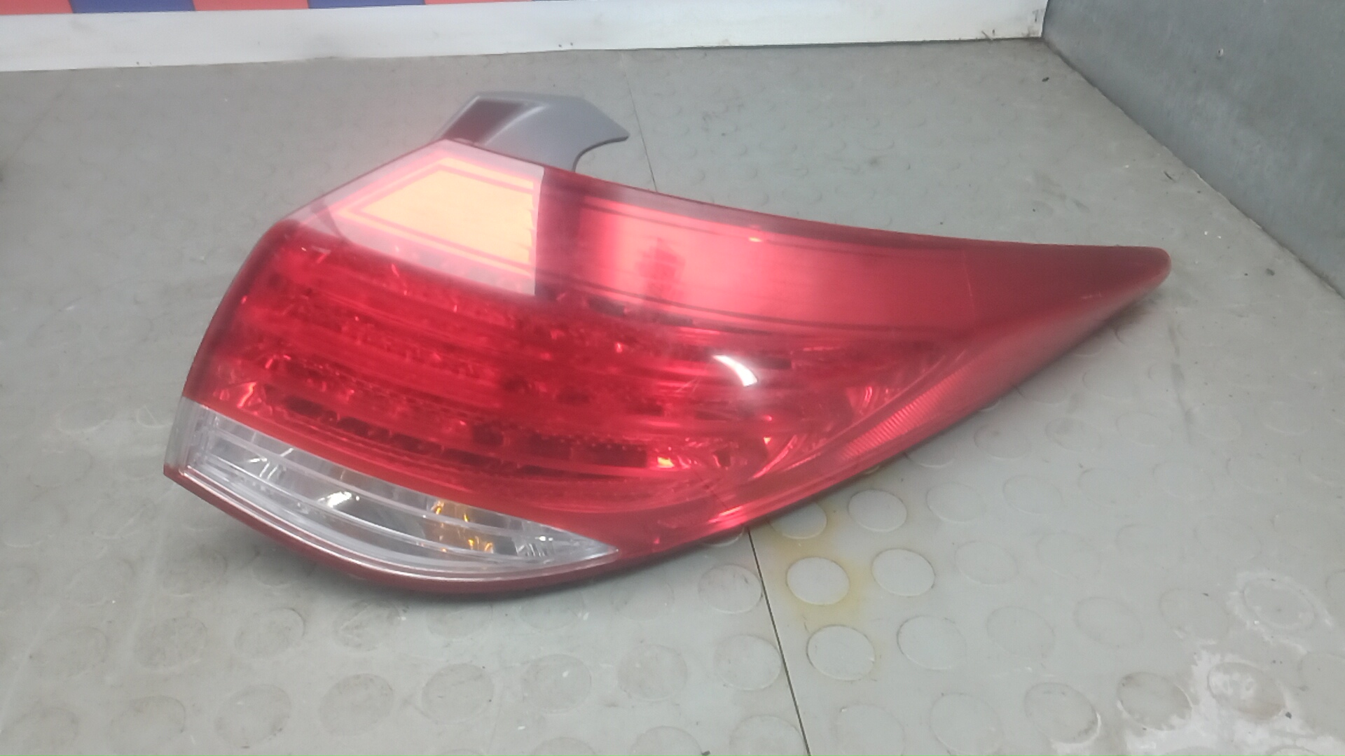 Фонарь задний правый Hyundai i40
