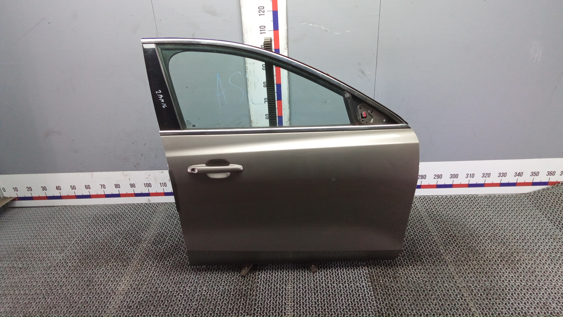 Дверь передняя правая Ford Focus 4