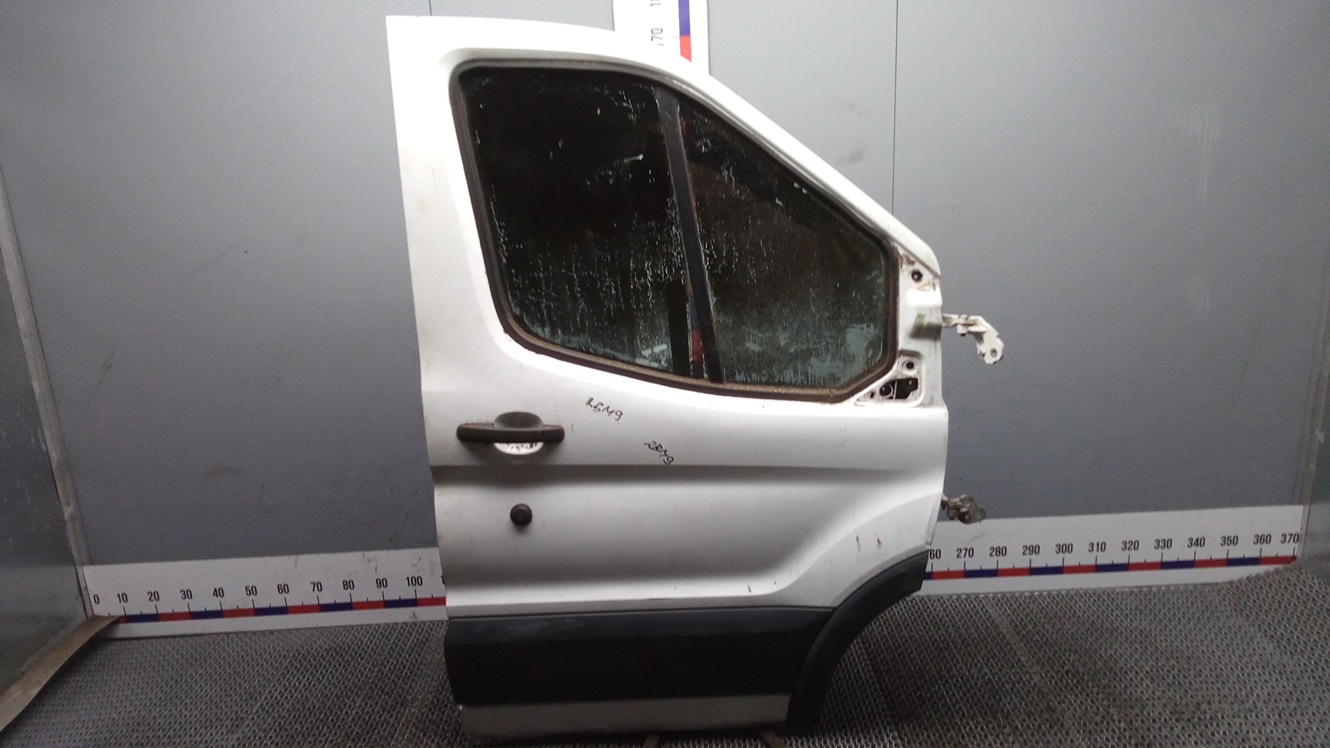 Дверь передняя правая Ford Transit 8