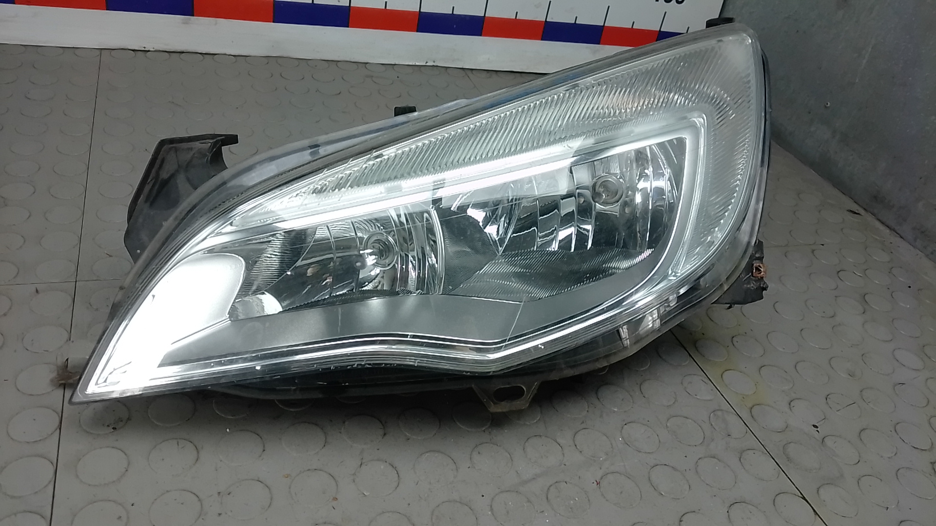Фара левая Opel Astra J