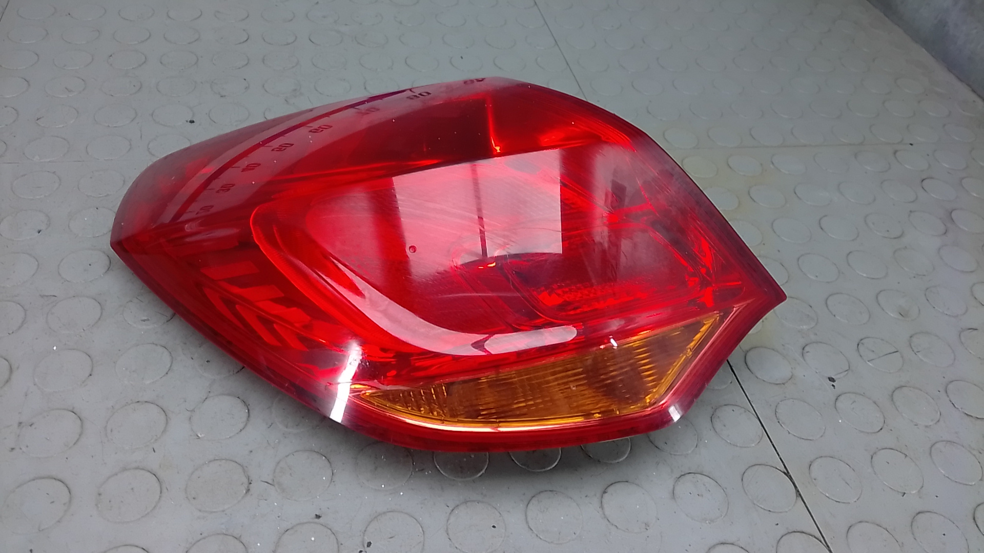Фонарь задний левый Opel Astra J