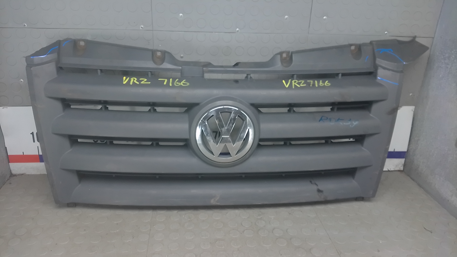 Решетка радиатора Volkswagen Crafter 1