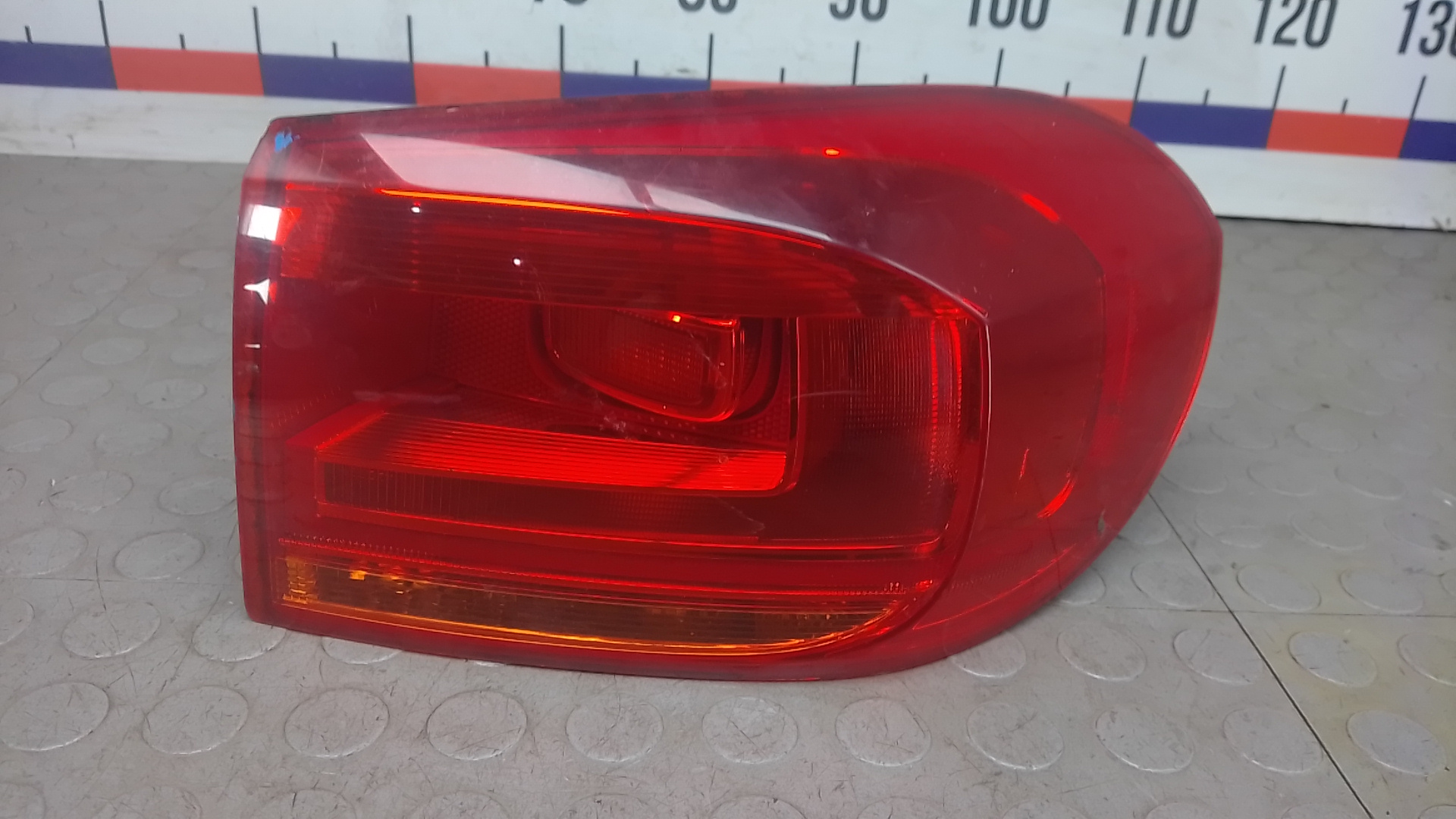 Фонарь задний правый Volkswagen Tiguan 1