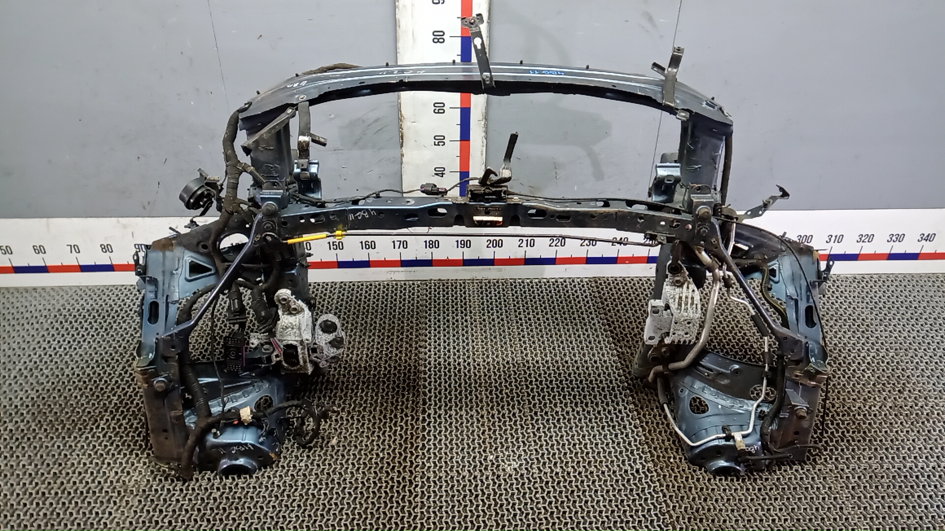 Передняя панель крепления облицовки (телевизор) Opel Astra K