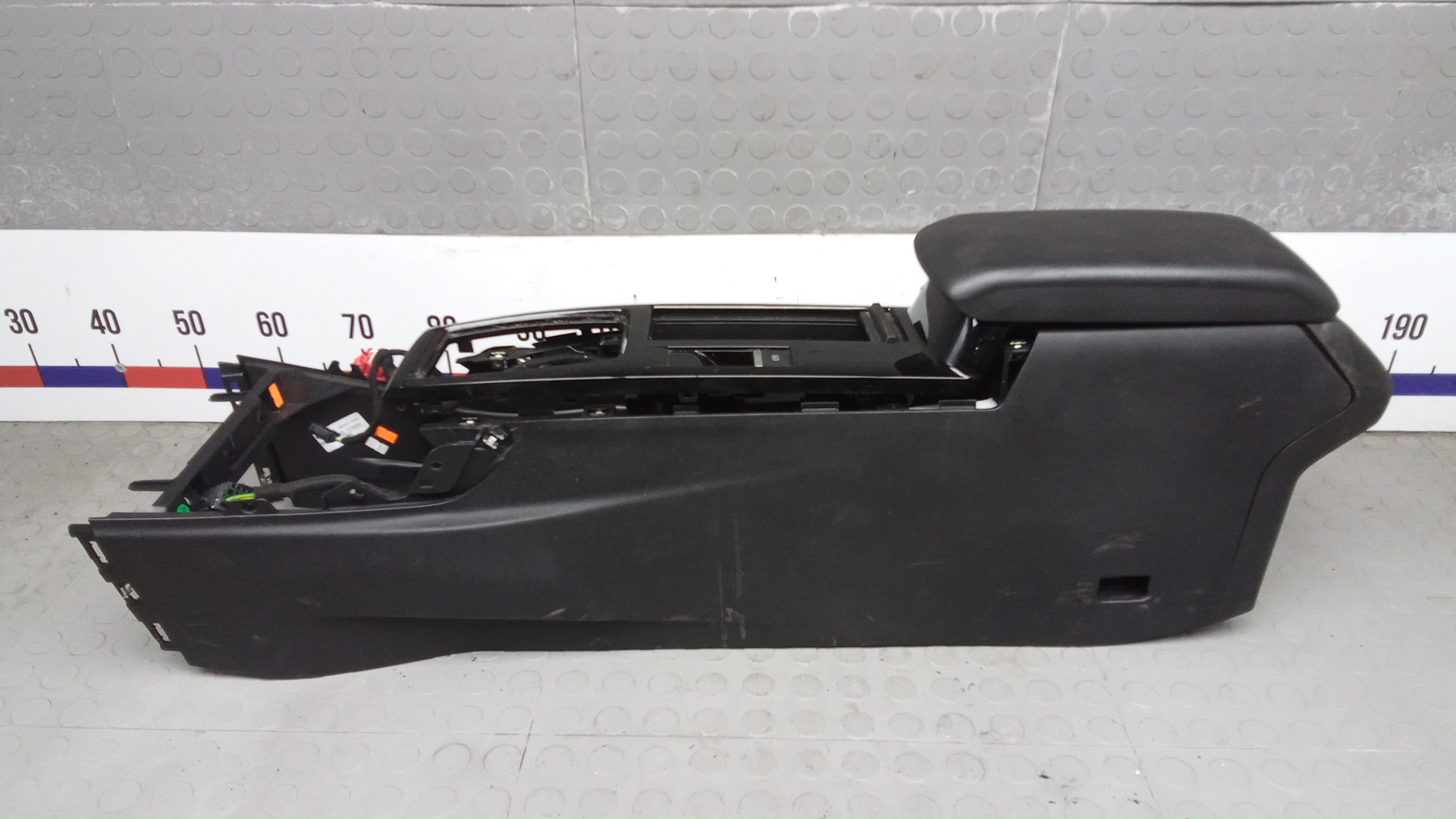 Подлокотник центральный Citroen C4 3