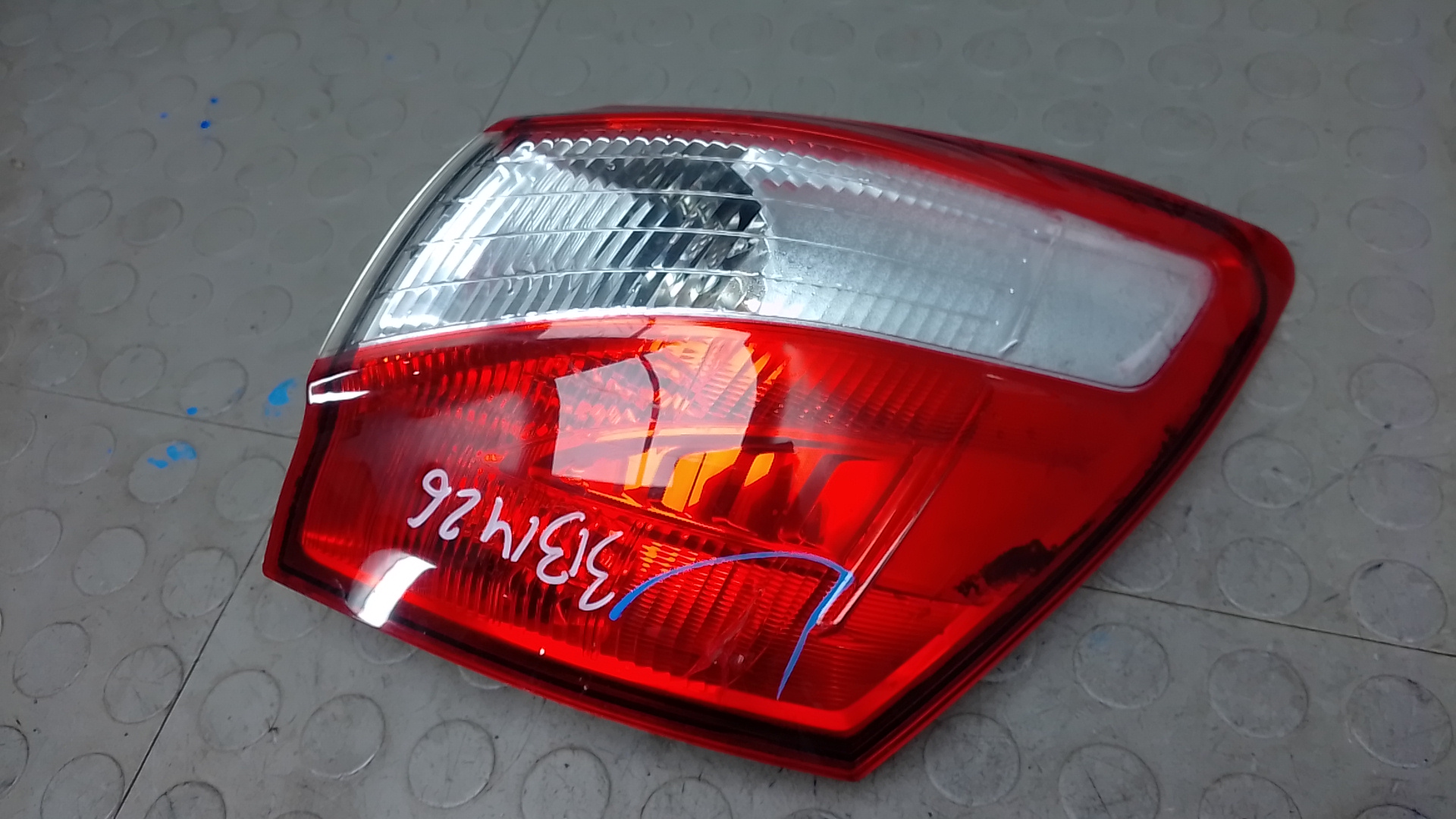 Фонарь задний правый Nissan Qashqai J10 +2