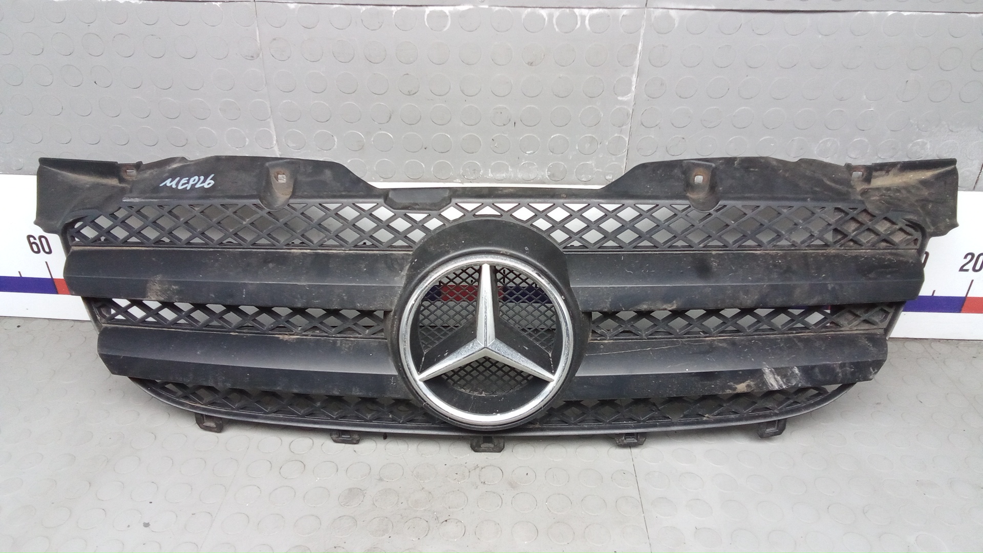 Решетка радиатора Mercedes-Benz Sprinter 2