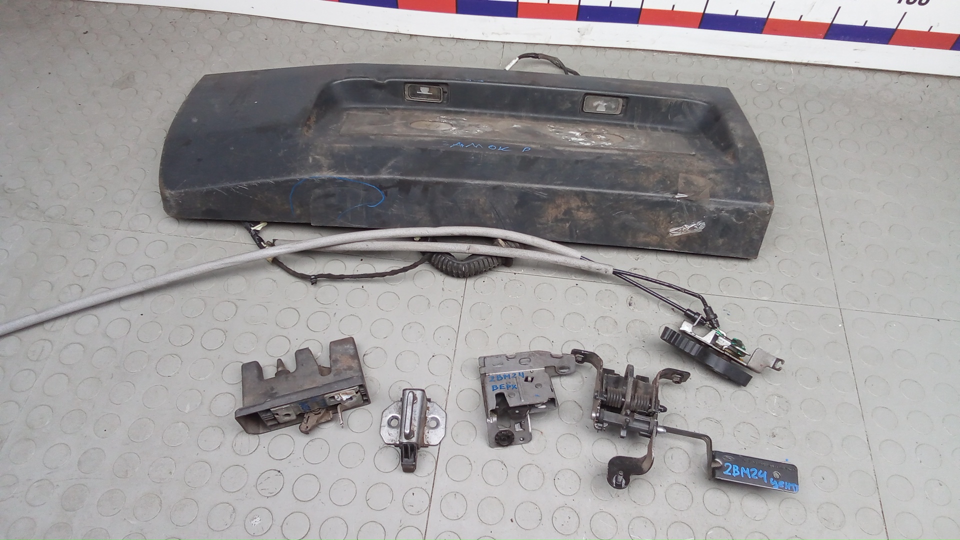 Замок двери распашной левой Ford Transit 8