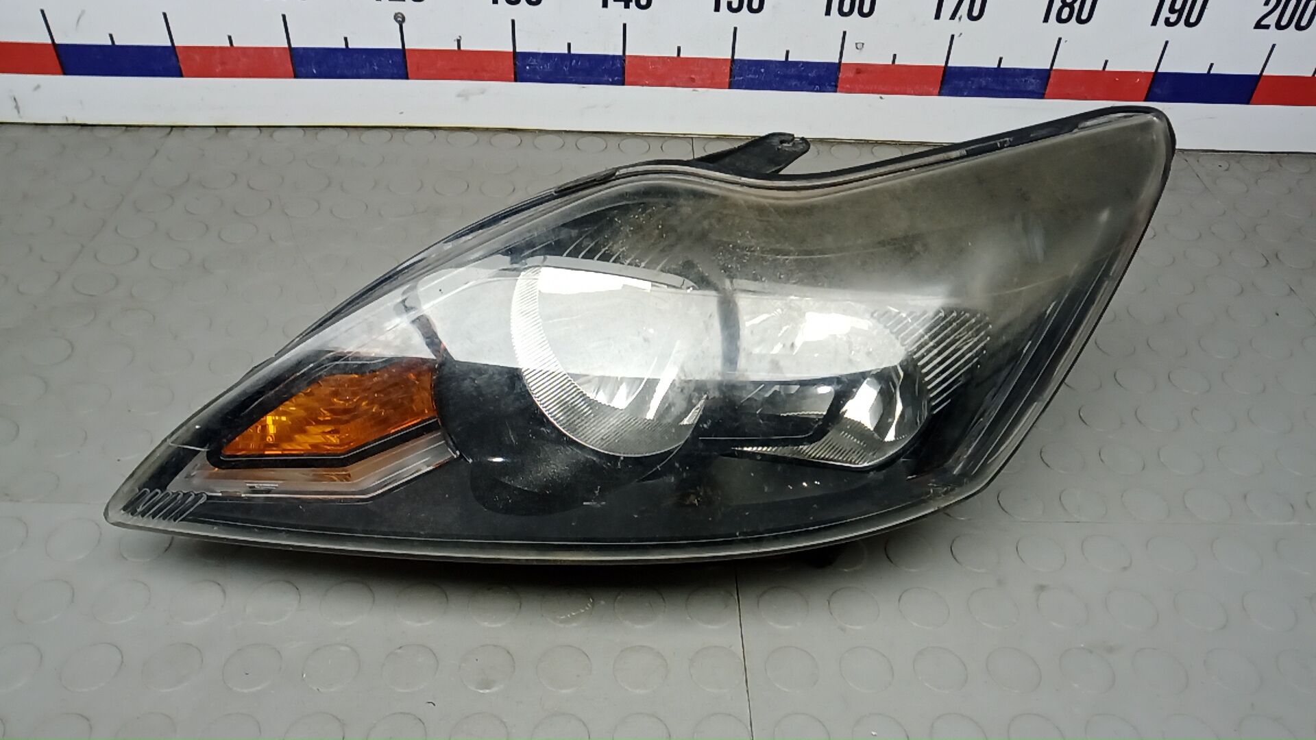 Фара левая Ford Focus 2