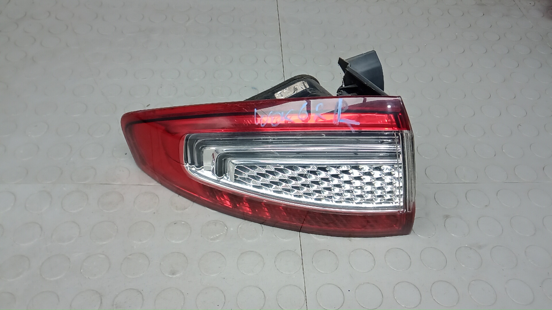 Фонарь задний левый Ford Mondeo 4