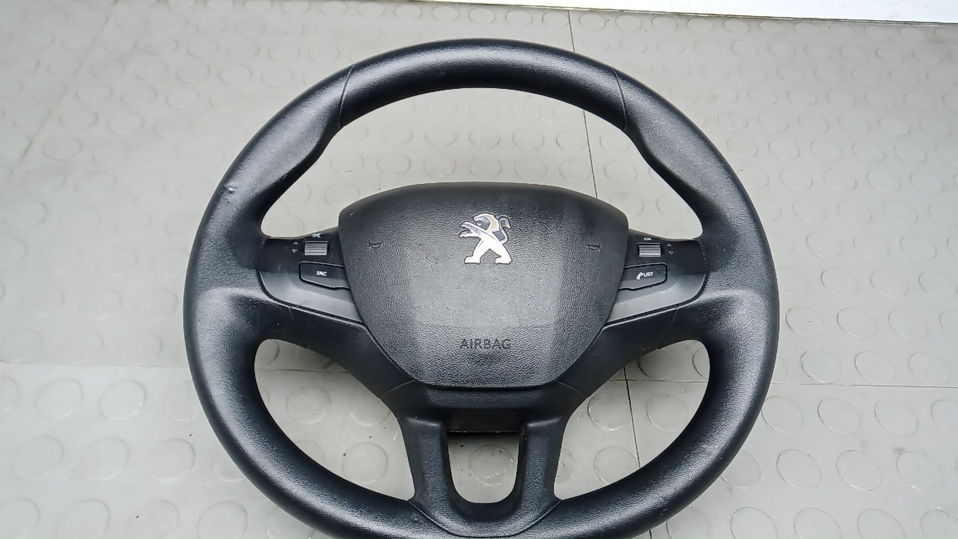Руль Peugeot 208 1