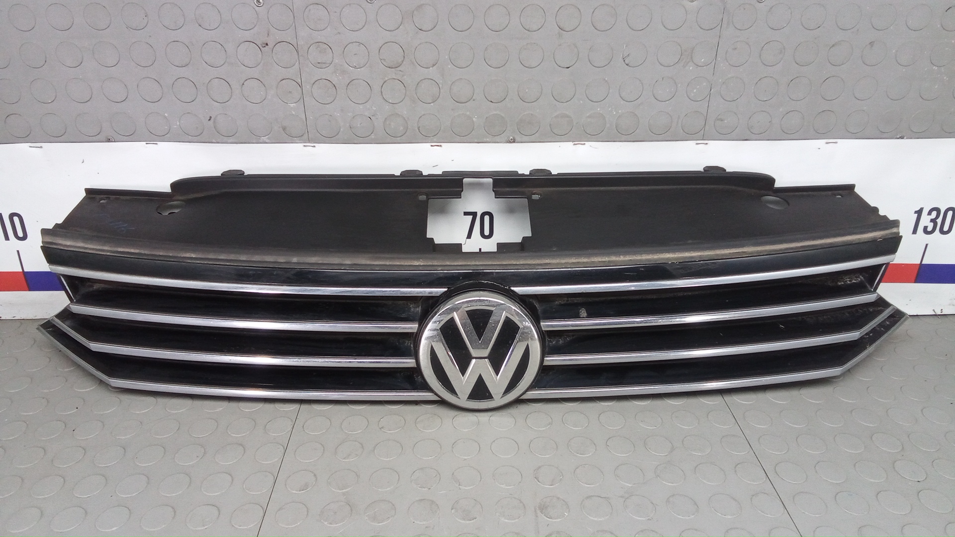 Решетка радиатора Volkswagen Passat B8