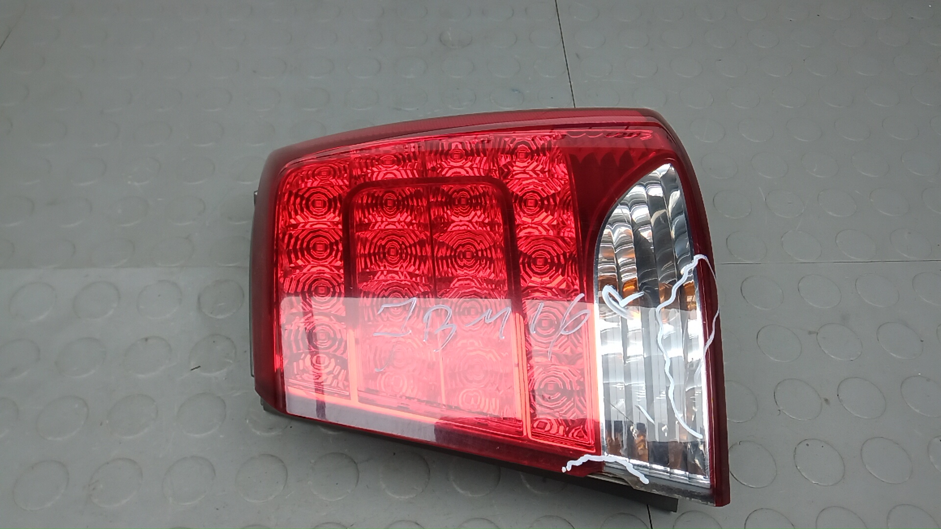 Фонарь задний правый Kia Sorento 2