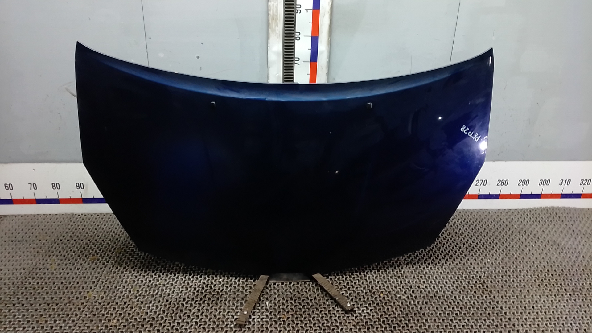 Капот Toyota Corolla Verso 2