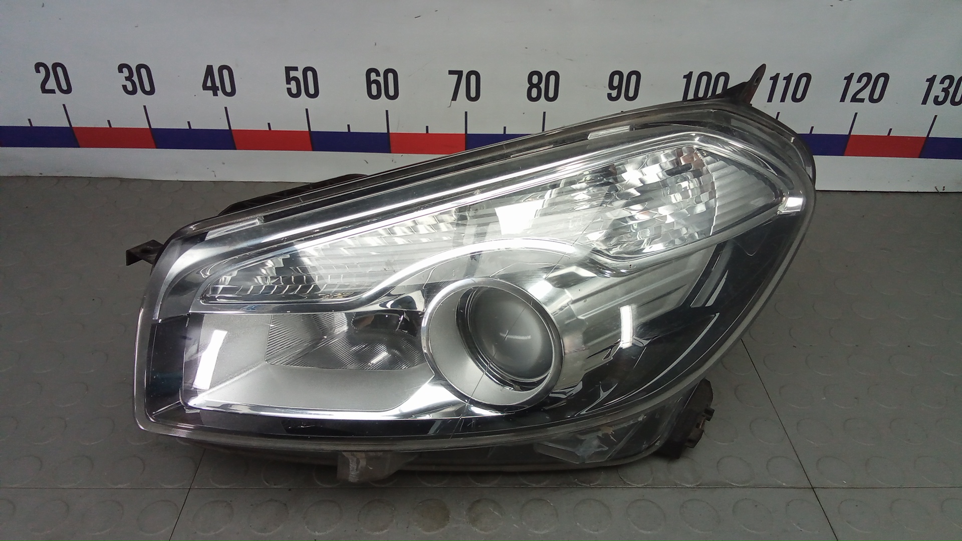 Фара левая Nissan Qashqai J10 +2