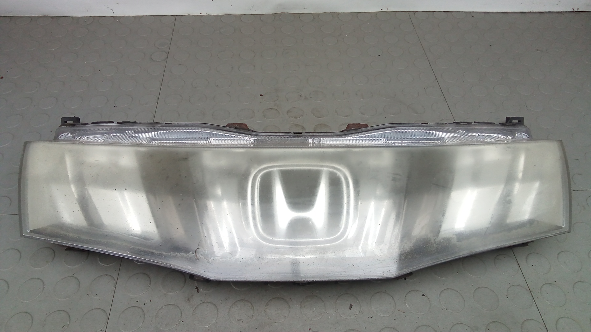 Решетка радиатора Honda Civic 8