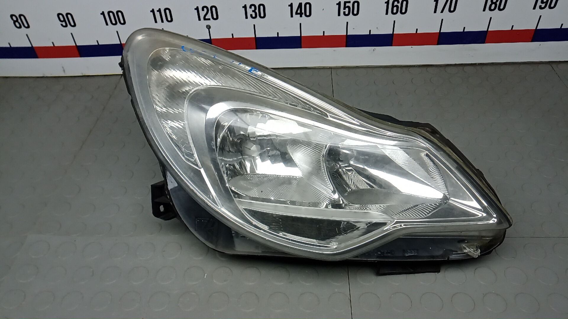 Фара правая Opel Corsa D