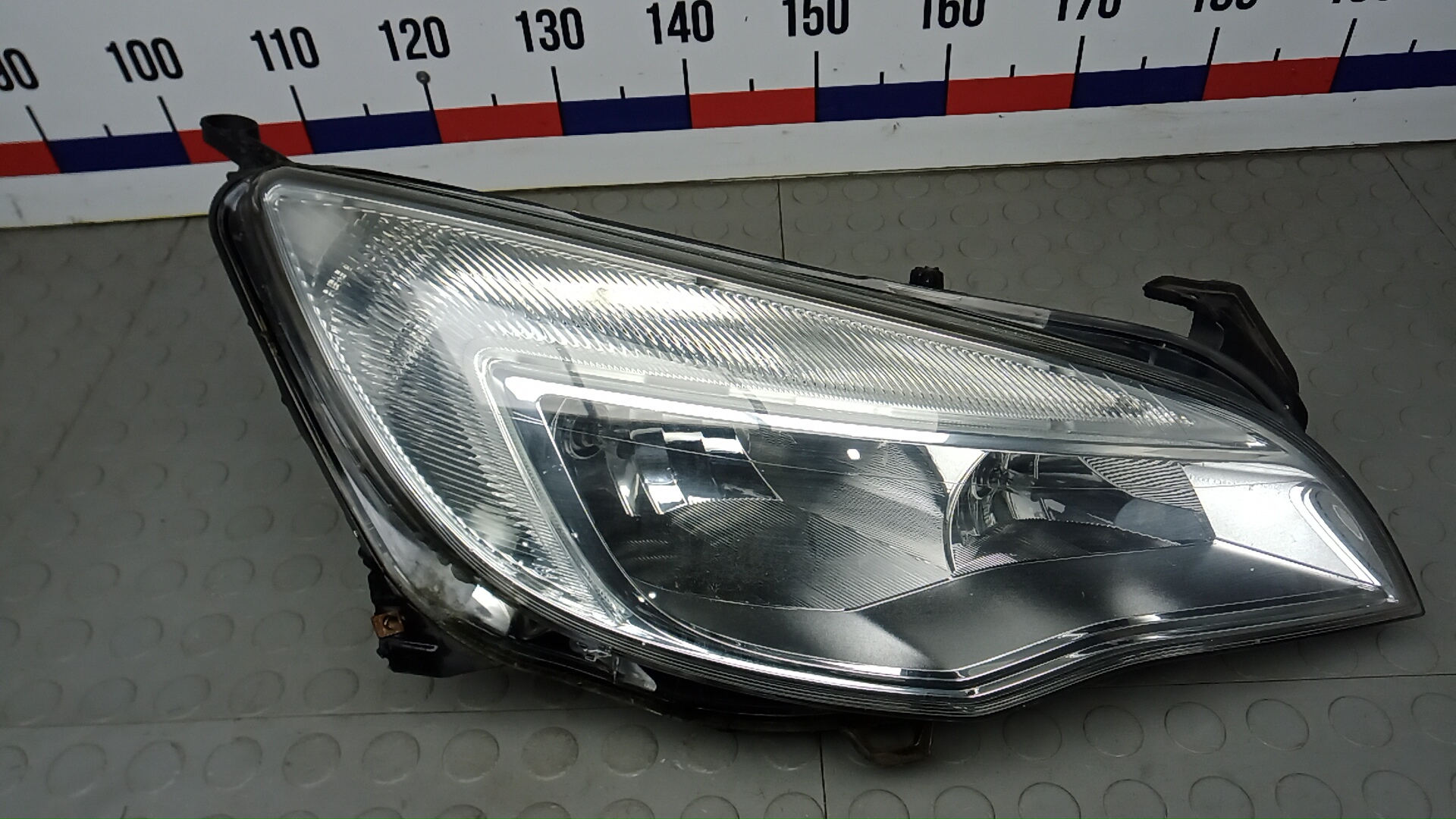 Фара правая Opel Astra J