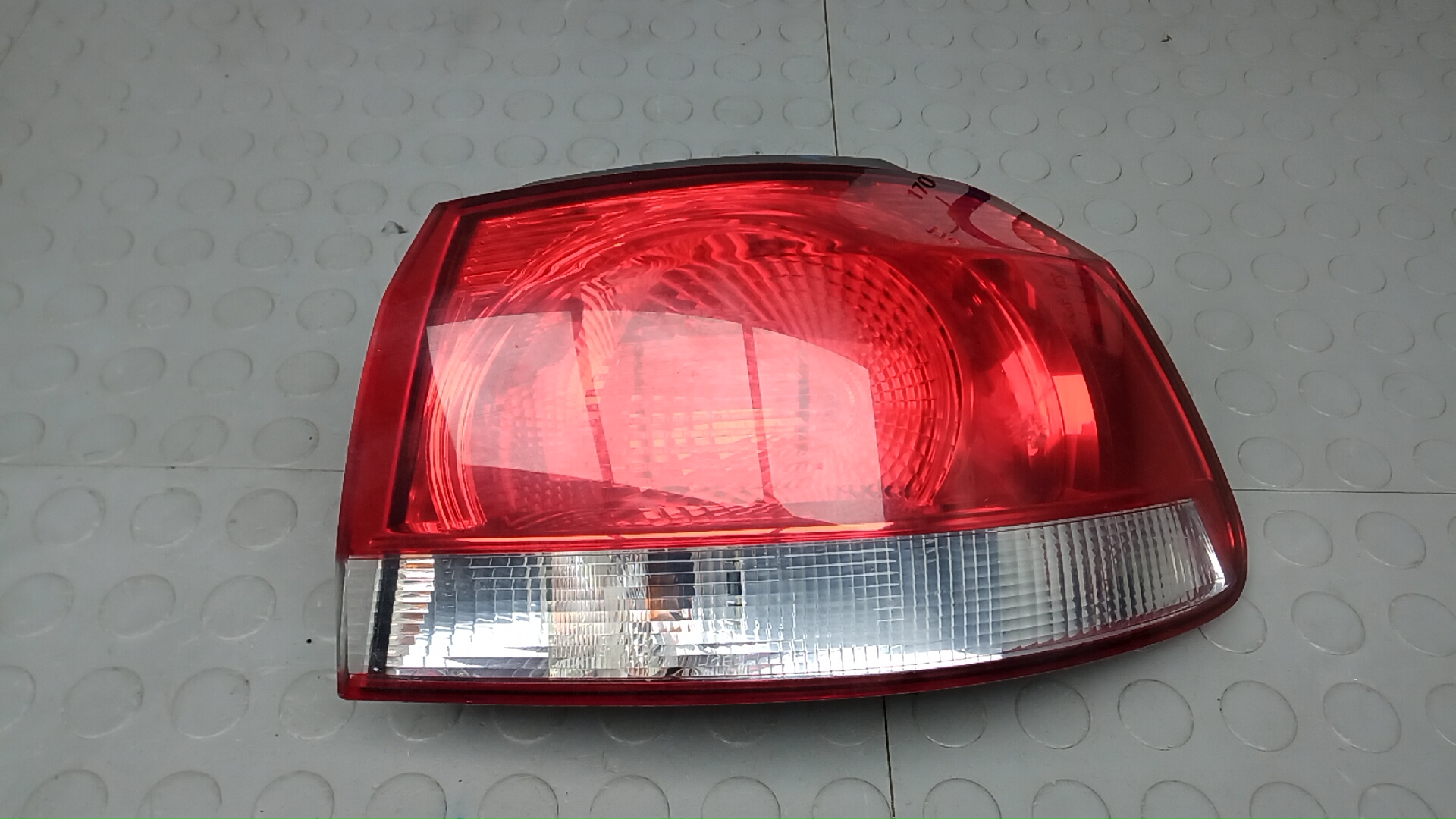 Фонарь задний правый Volkswagen Golf 6