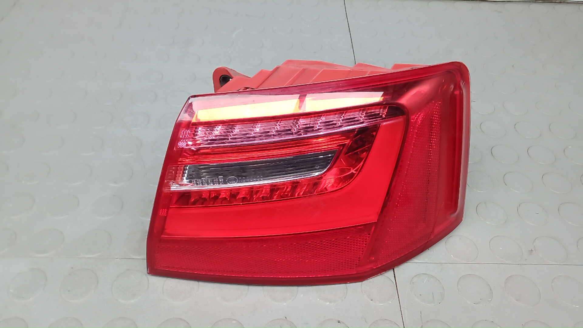 Фонарь задний правый Audi A6 C7