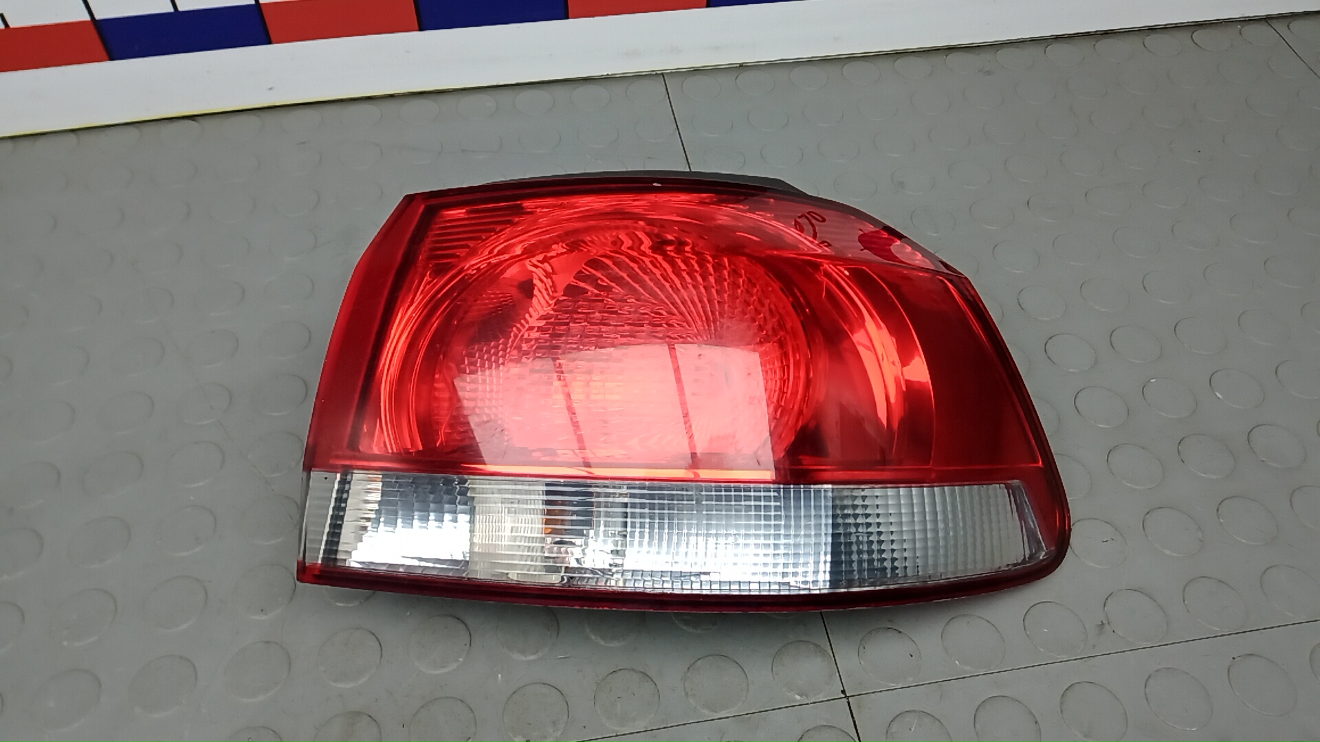 Фонарь задний правый Volkswagen Golf 6