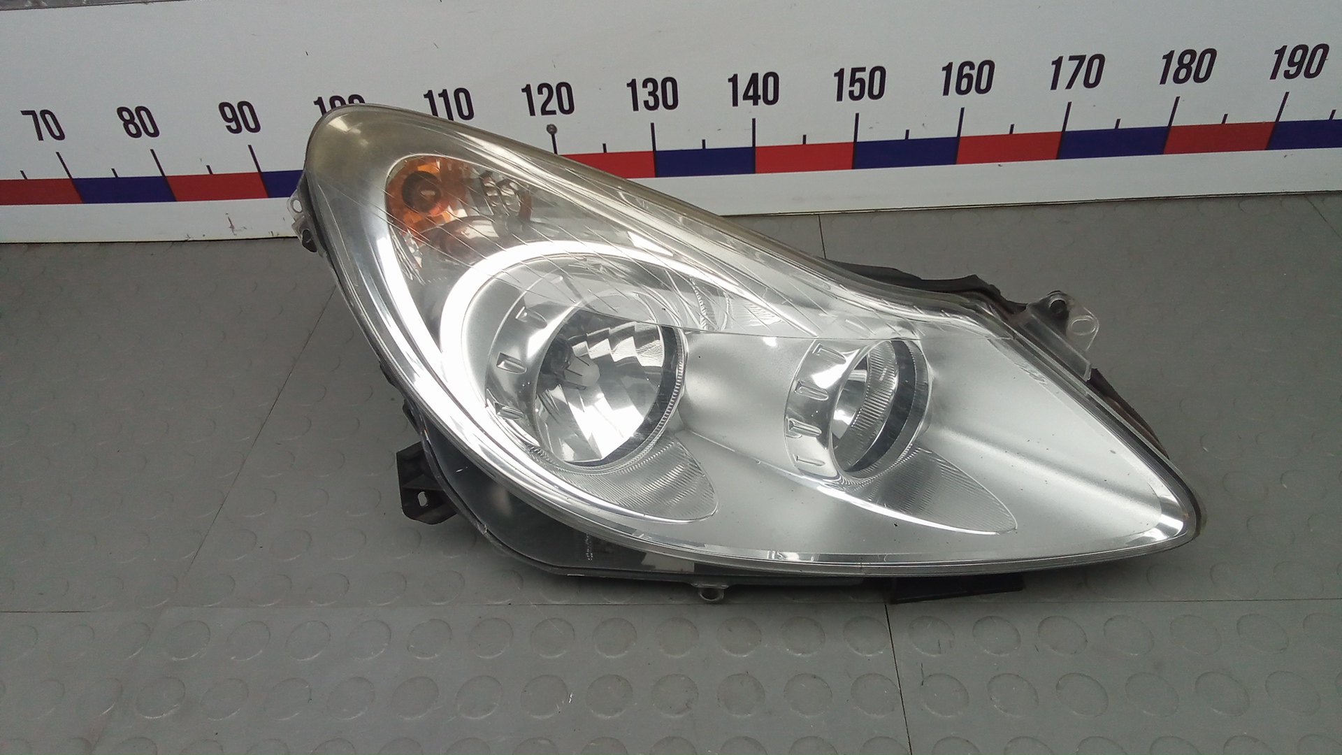 Фара правая Opel Corsa D