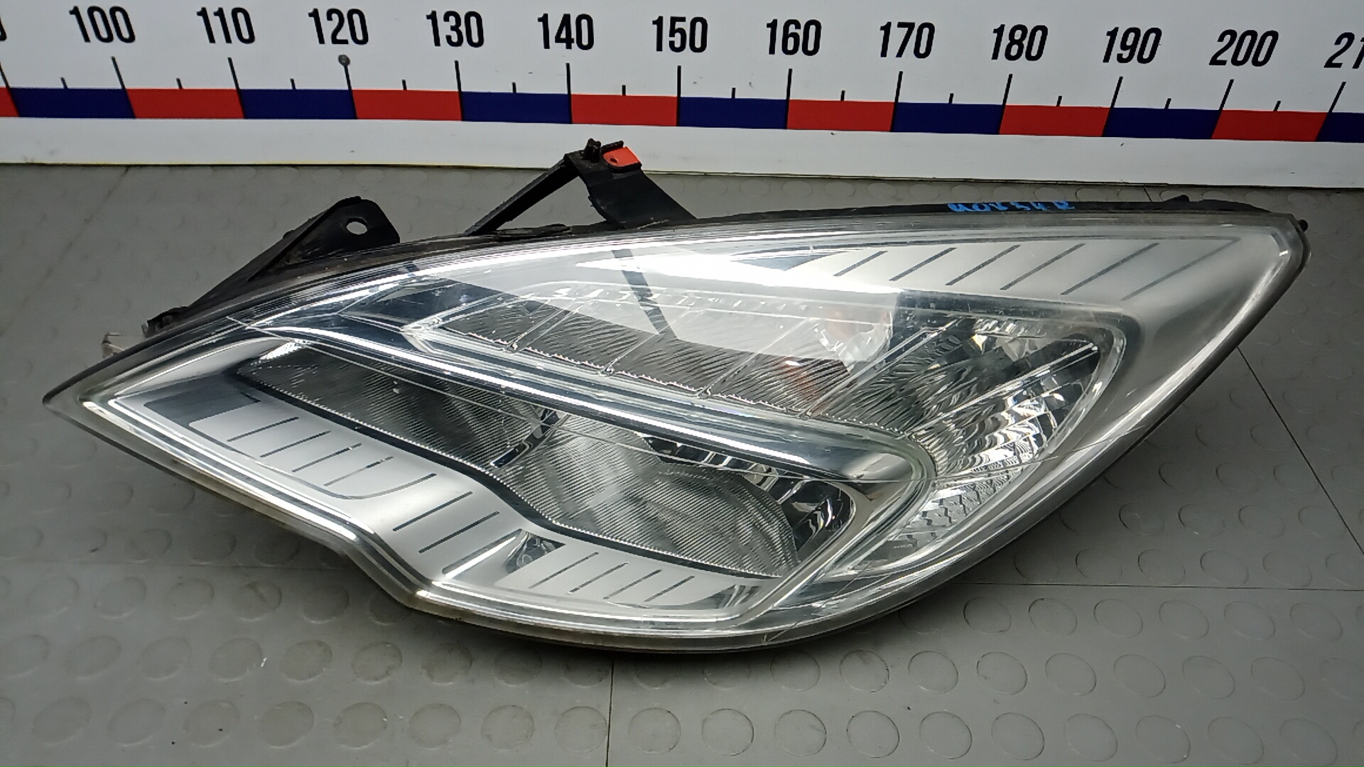 Фара левая Opel Meriva B
