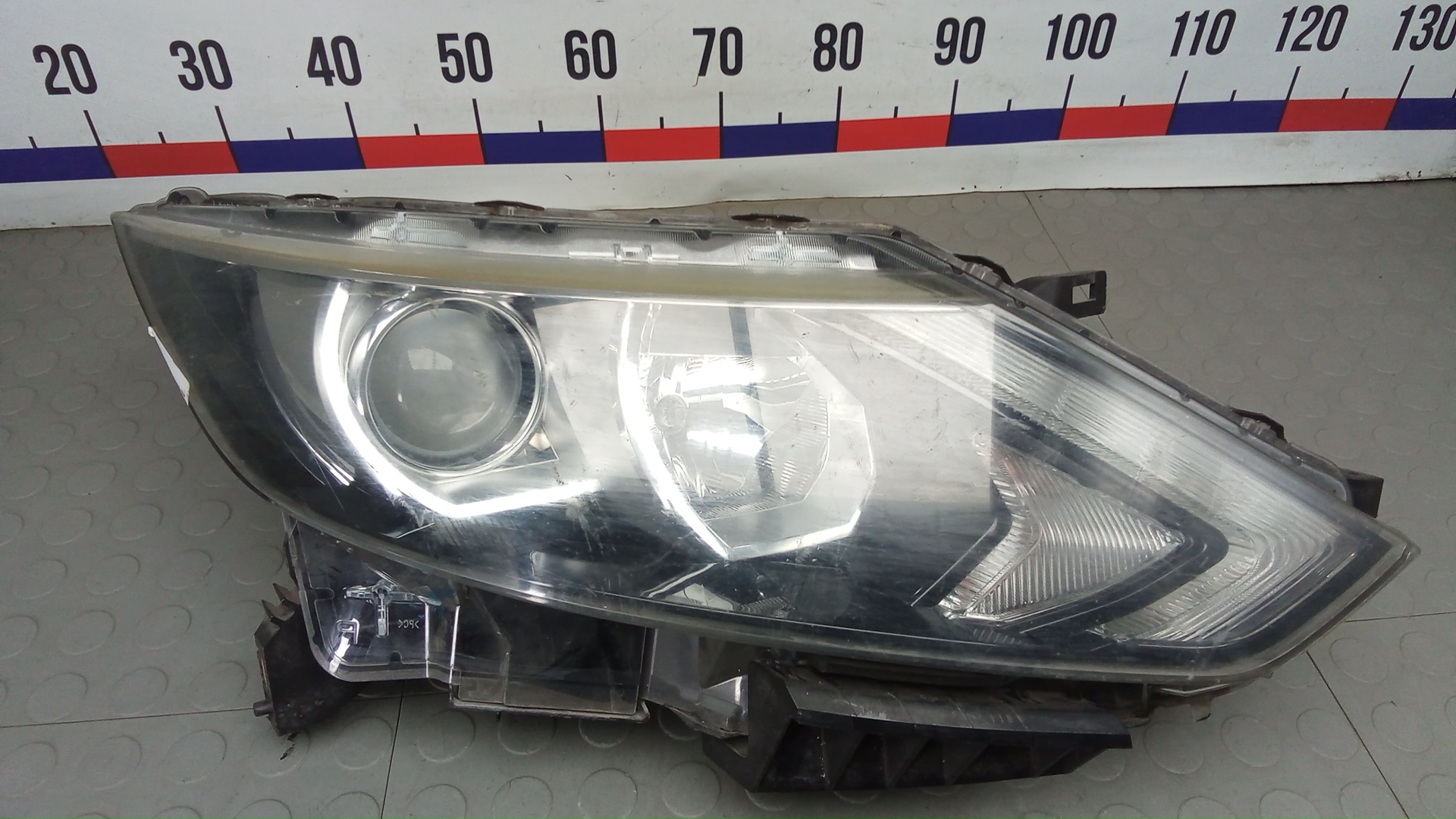 Фара правая Nissan Qashqai J11